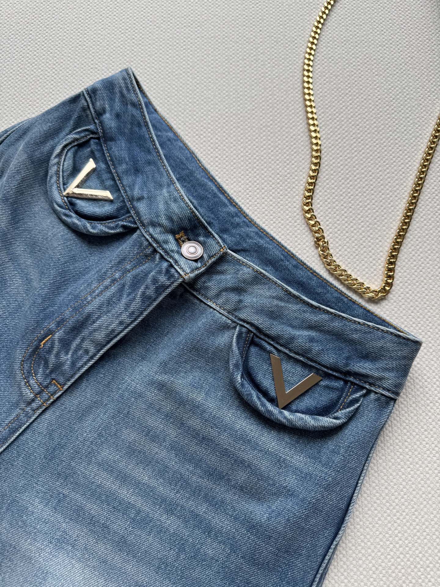 Valentino Women's Straight Leg Jeans with Metal V Detail - Stylish & Comfortable 5 i1754120107574 4258 0 3