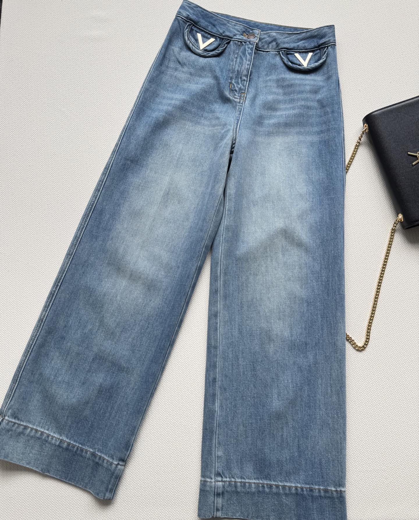 Valentino Women's Straight Leg Jeans with Metal V Detail - Stylish & Comfortable 4 i1754120108707 5219 0 2