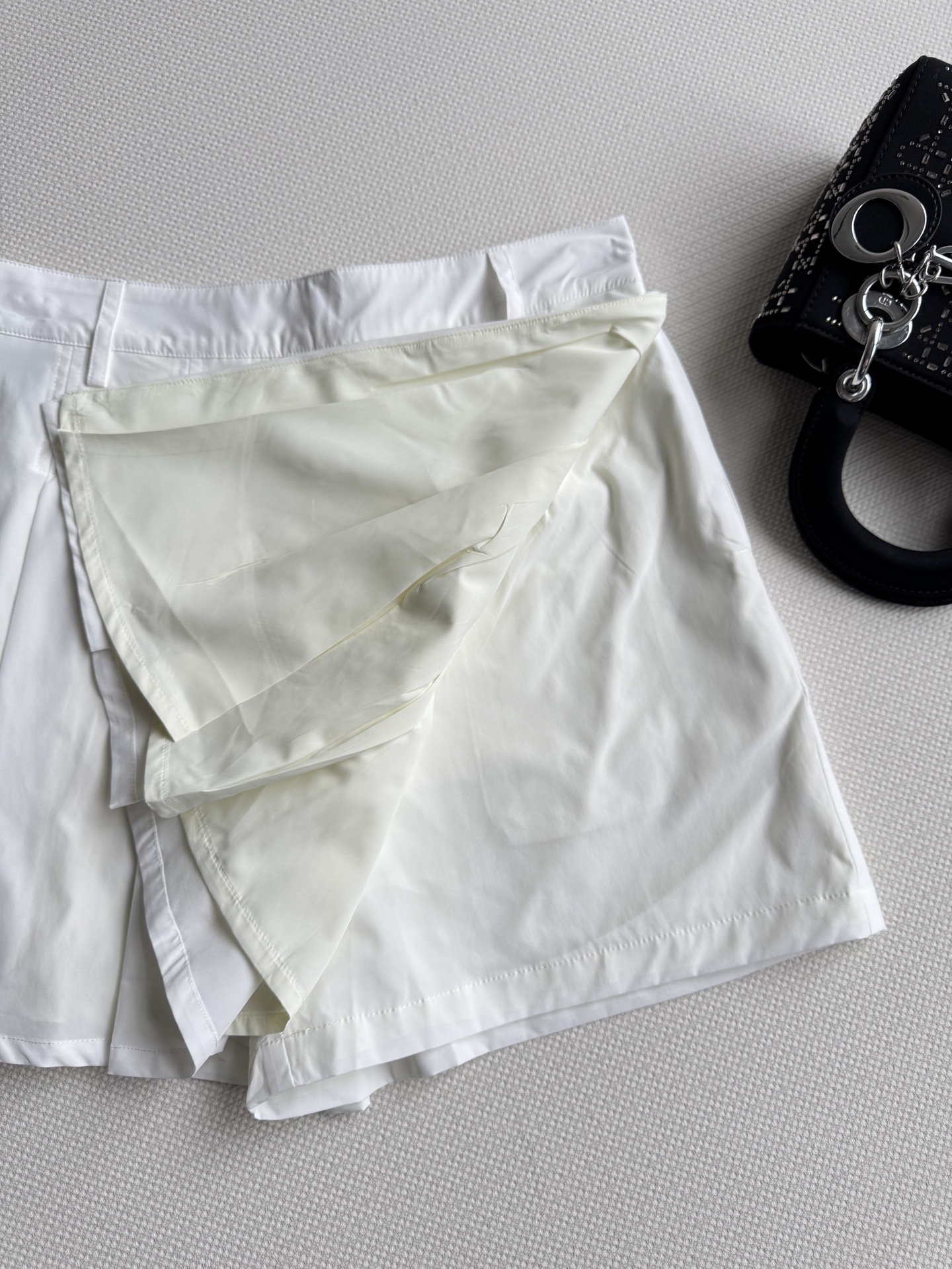 “Prad* 25FW Retro Female Suit: Stylish, Comfortable, and Versatile in Three Sizes” - 图片 5