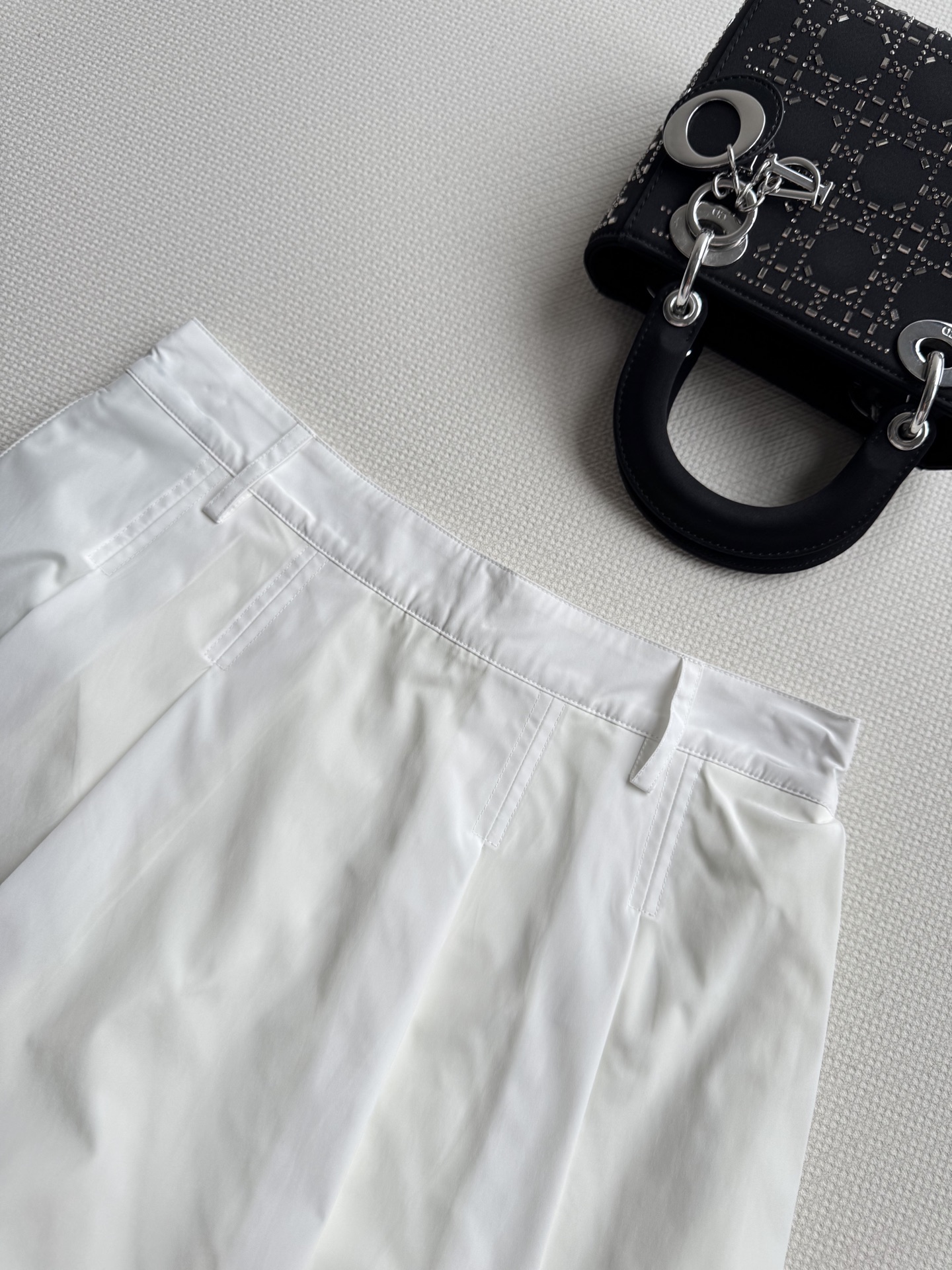 “Prad* 25FW Retro Female Suit: Stylish, Comfortable, and Versatile in Three Sizes” - 图片 4