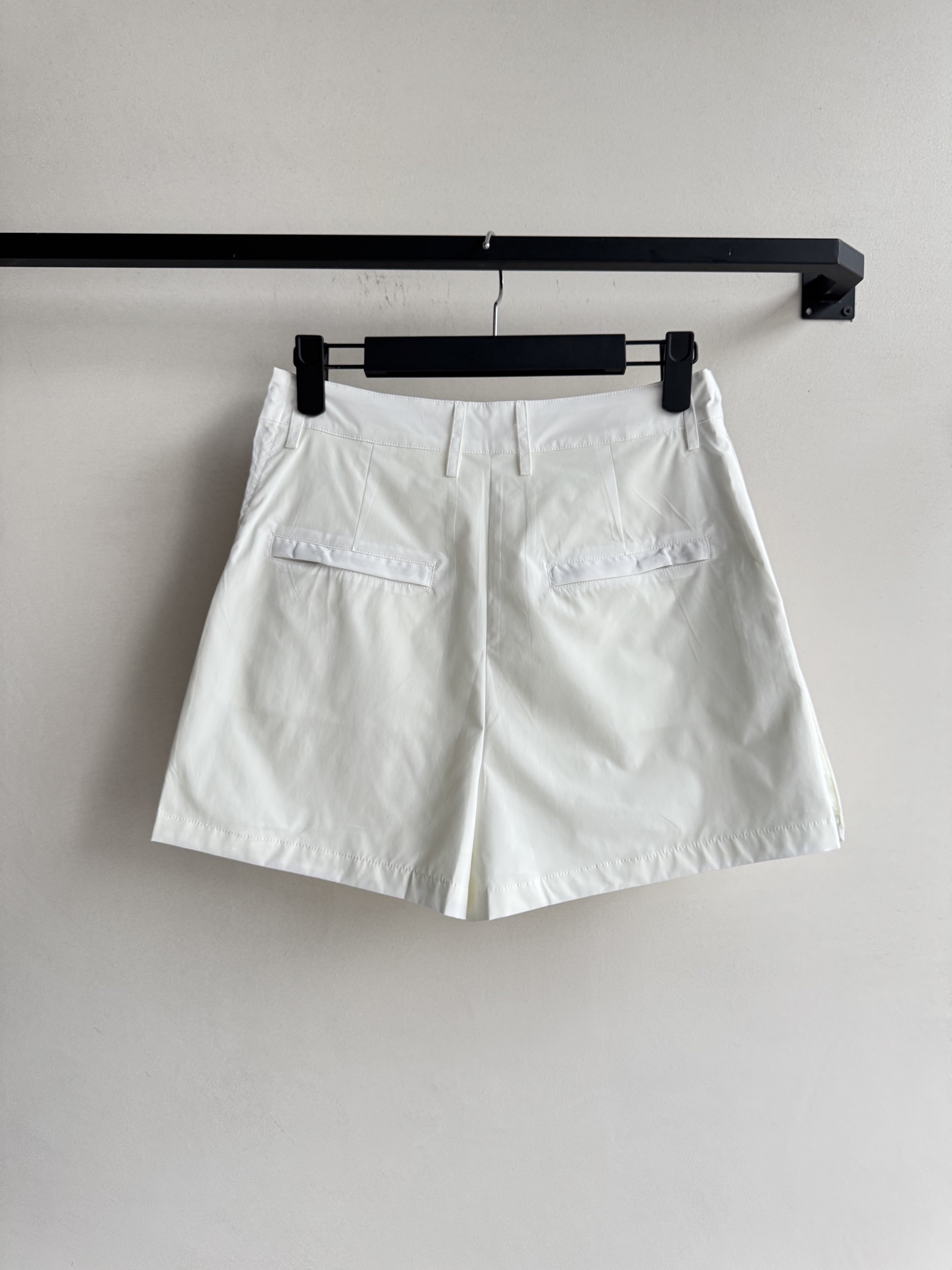 “Prad* 25FW Retro Female Suit: Stylish, Comfortable, and Versatile in Three Sizes” - 图片 2