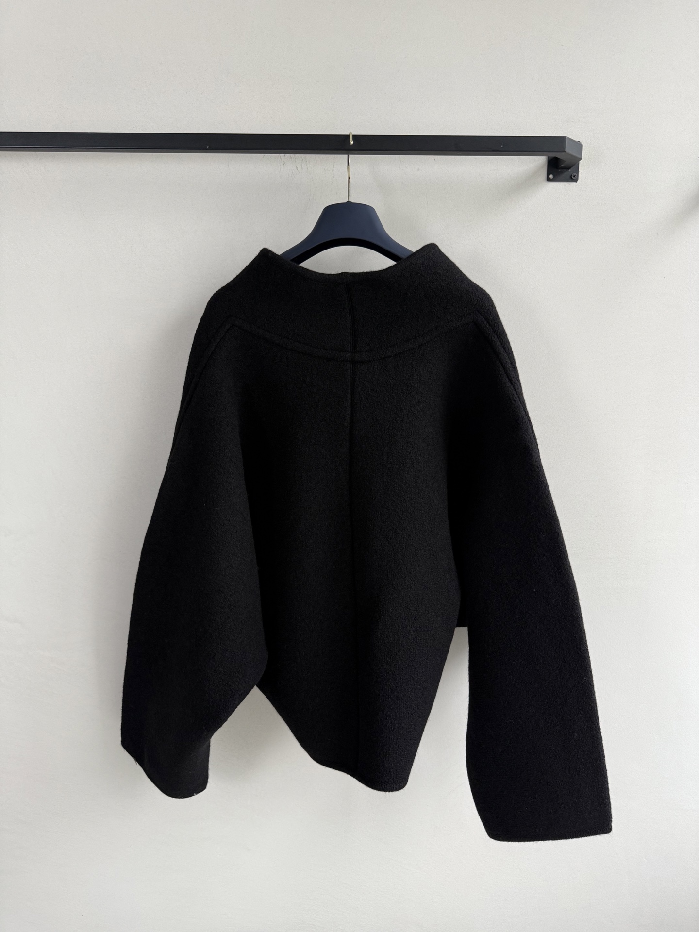 LouisVuitto*🆕新款斗篷外套，100%棉羊毛面➕真皮扣，中式禅意，低调高级感满满💞2⃣️色ＳＭ