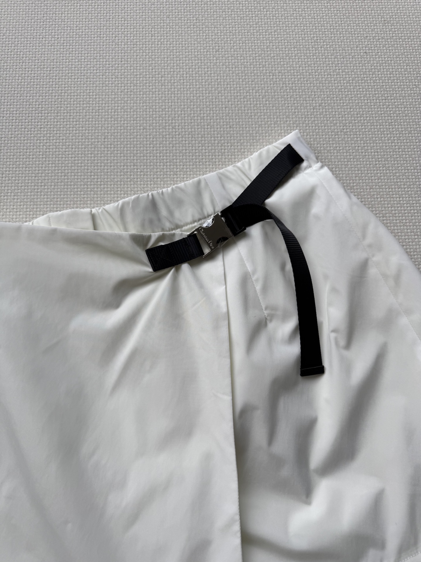 “Enhance Beauty with Packaged Dio 25FW New Tweezer: Comfortable and Stylish Lazy SML Dress” - 图片 4