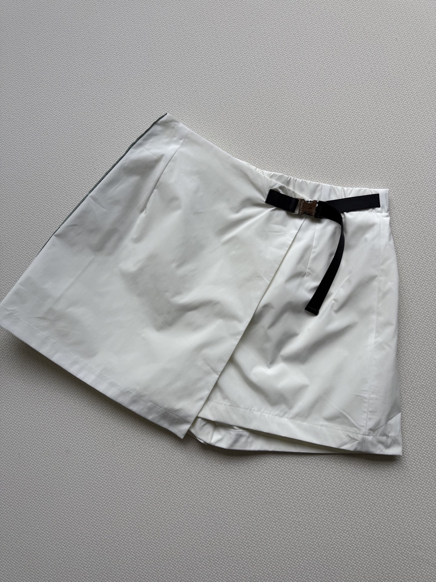 “Enhance Beauty with Packaged Dio 25FW New Tweezer: Comfortable and Stylish Lazy SML Dress” - 图片 3