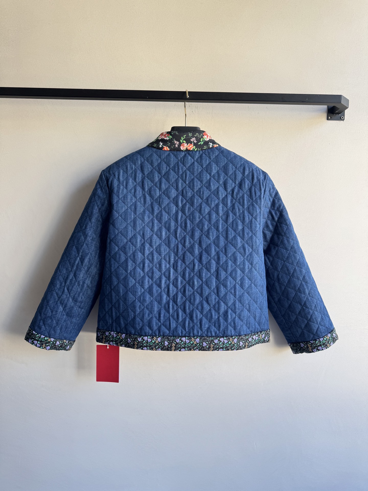 Valentin*🆕新款外套，中式风格设计，牛仔棉服外套ＳＭＬ.