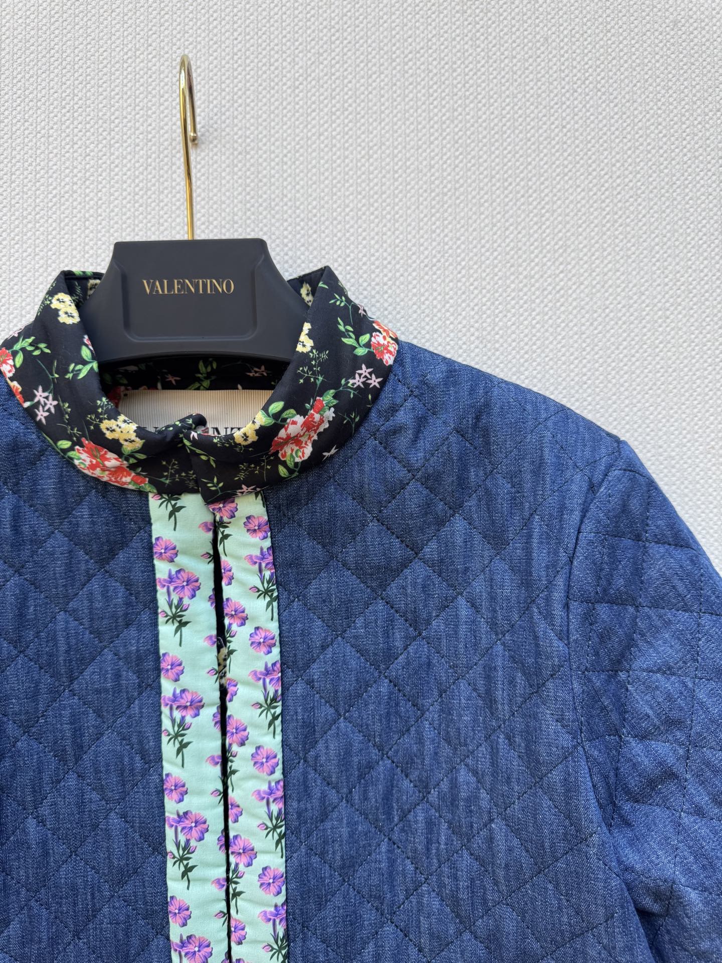 Valentin*🆕新款外套，中式风格设计，牛仔棉服外套ＳＭＬ.