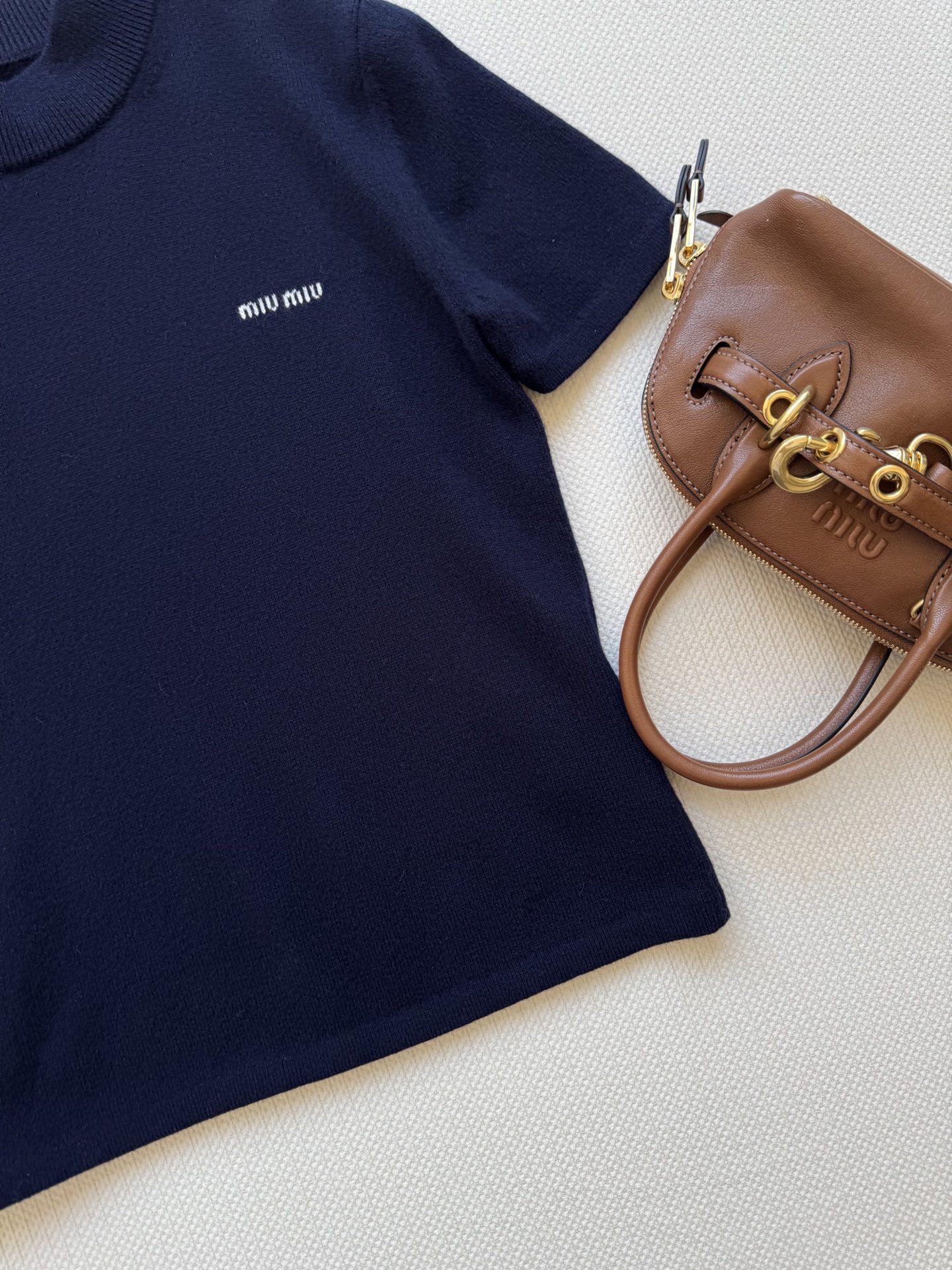 Miumi*🆕25Fw早秋新款 miu式复古羊绒针织短袖上衣。原版开发！高版出品！入秋的最佳实穿选手 可