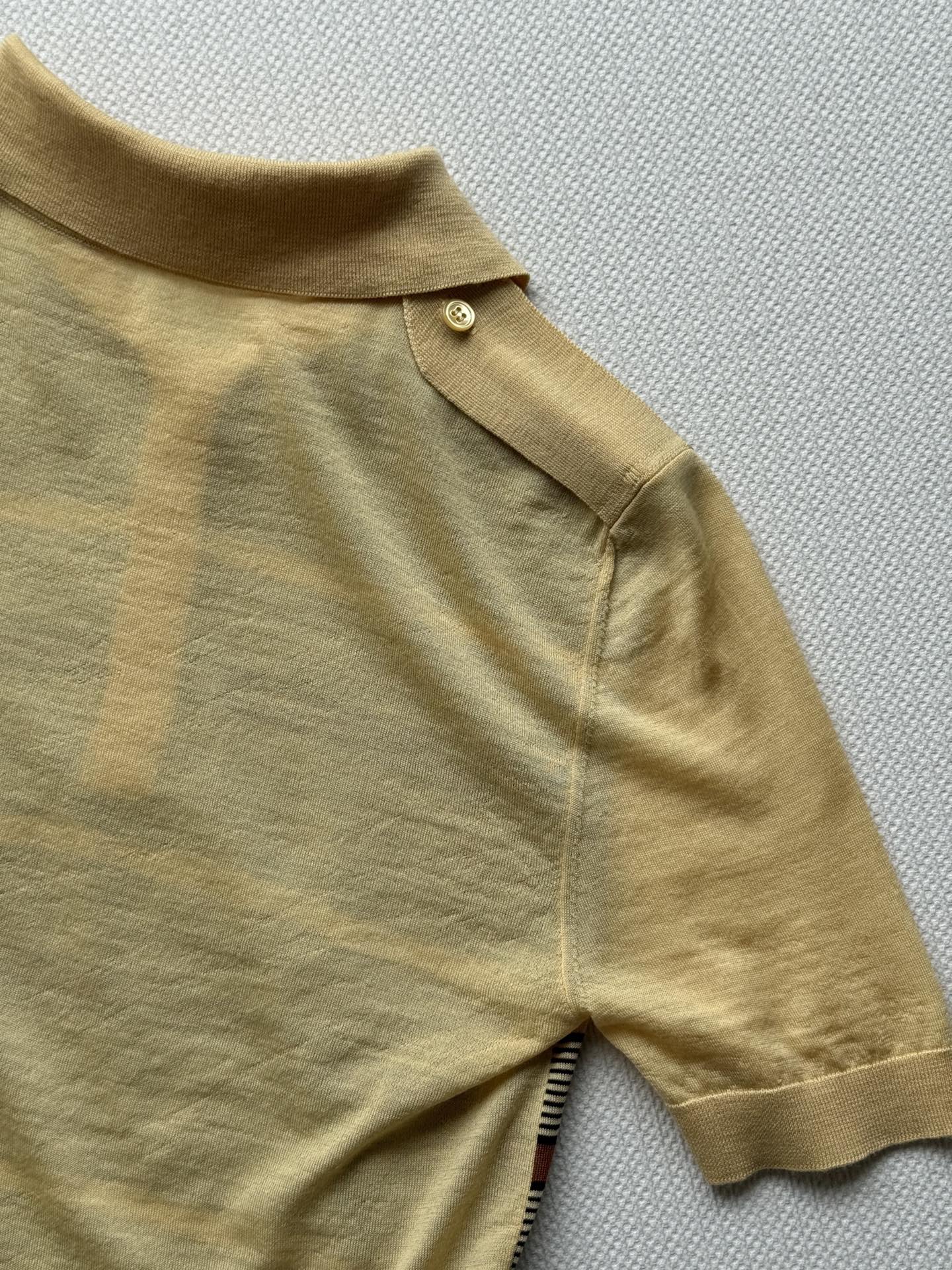 Miumi* 25Fw秋冬新款 微标黄条纹短袖针织polo上衣丨⚠独家yb开发！高版出品！订染纱线毛料同