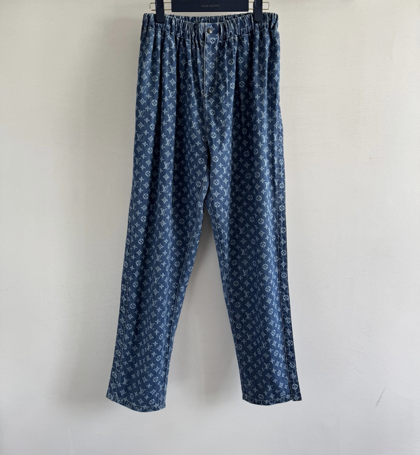 LouisVuitto*🆕25FW新款抽绳牛仔长裤👖，整体满logo提花工艺奢华高级💯松紧腰设计 包容度