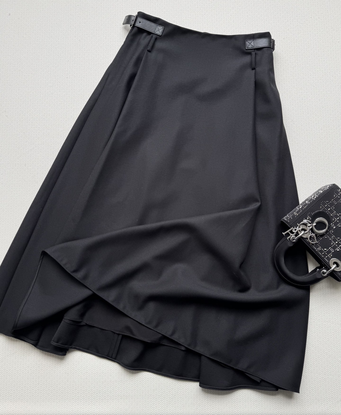 Dio*🆕（丝毛版本❗️）25FW新款A字版大裙摆半身裙🌟延续经典廓形❤️‍🔥喇叭形剪裁别具一格 廓形大