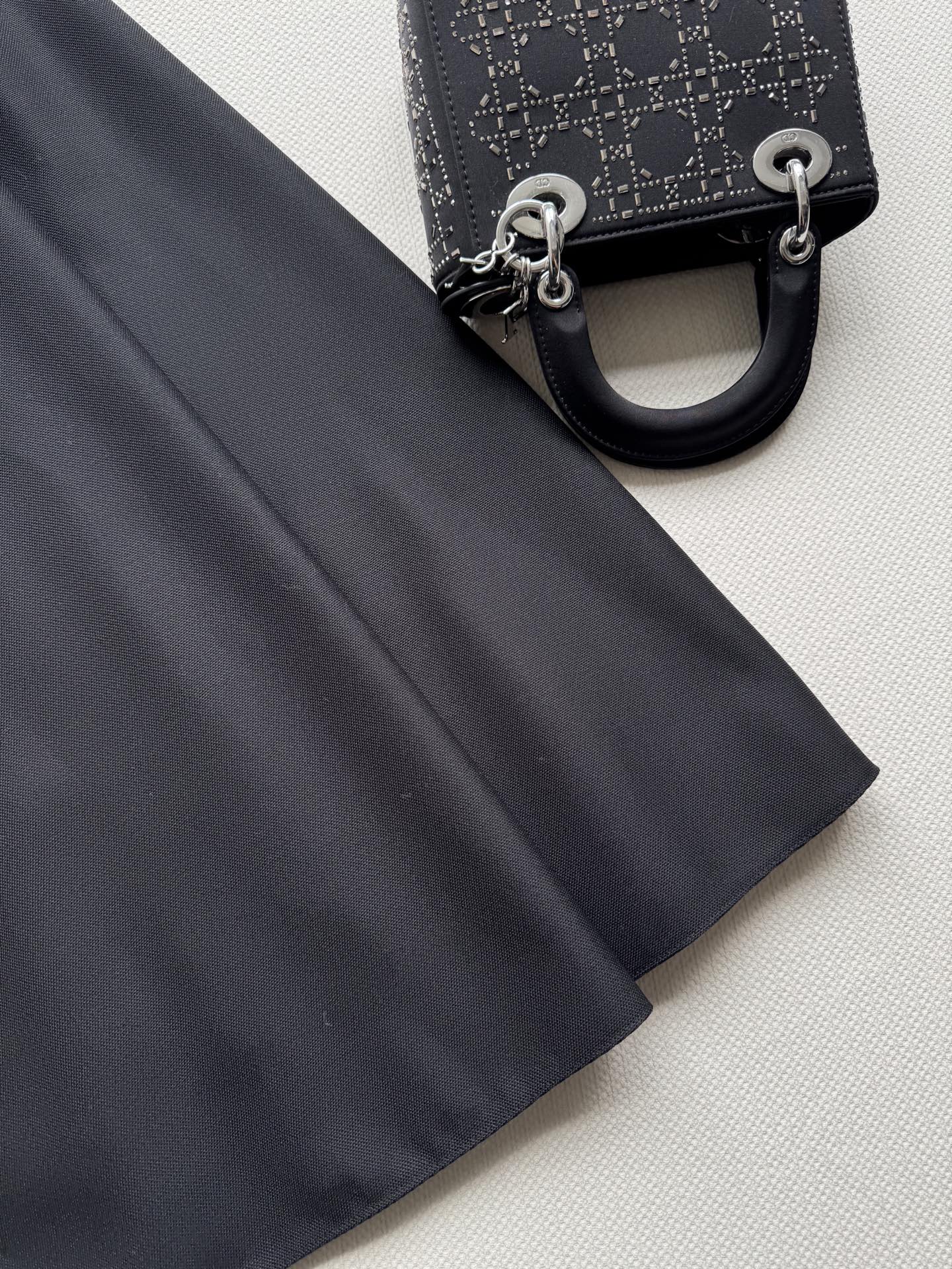 Dio*🆕（丝毛版本❗️）25FW新款A字版大裙摆半身裙🌟延续经典廓形❤️‍🔥喇叭形剪裁别具一格 廓形大