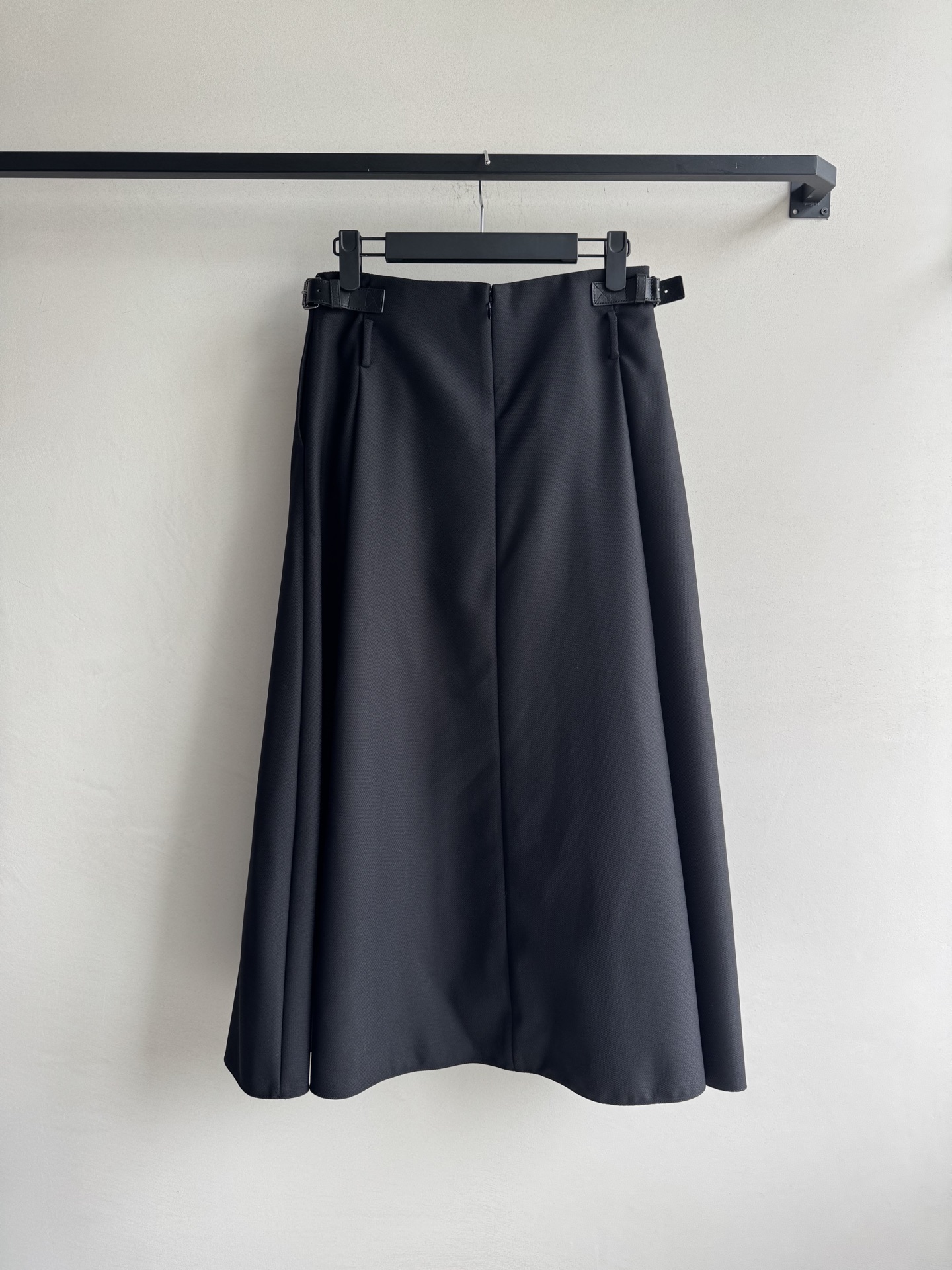 Dio*🆕（丝毛版本❗️）25FW新款A字版大裙摆半身裙🌟延续经典廓形❤️‍🔥喇叭形剪裁别具一格 廓形大