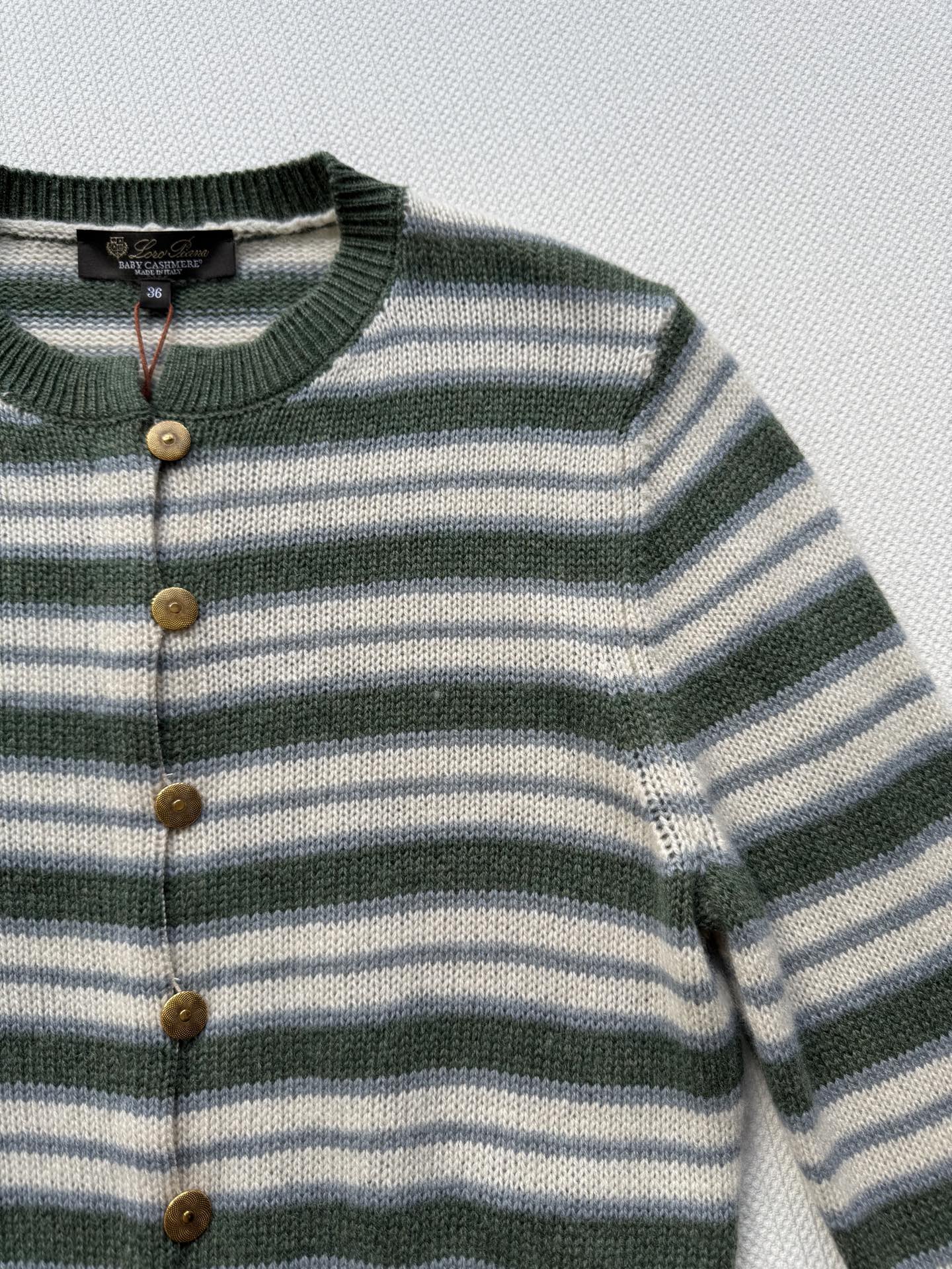 LoroPian*🆕25早秋新款高级配色条纹针织套头衫 温柔极致优雅的调调，简约风气质迷人。定制羊毛羊绒