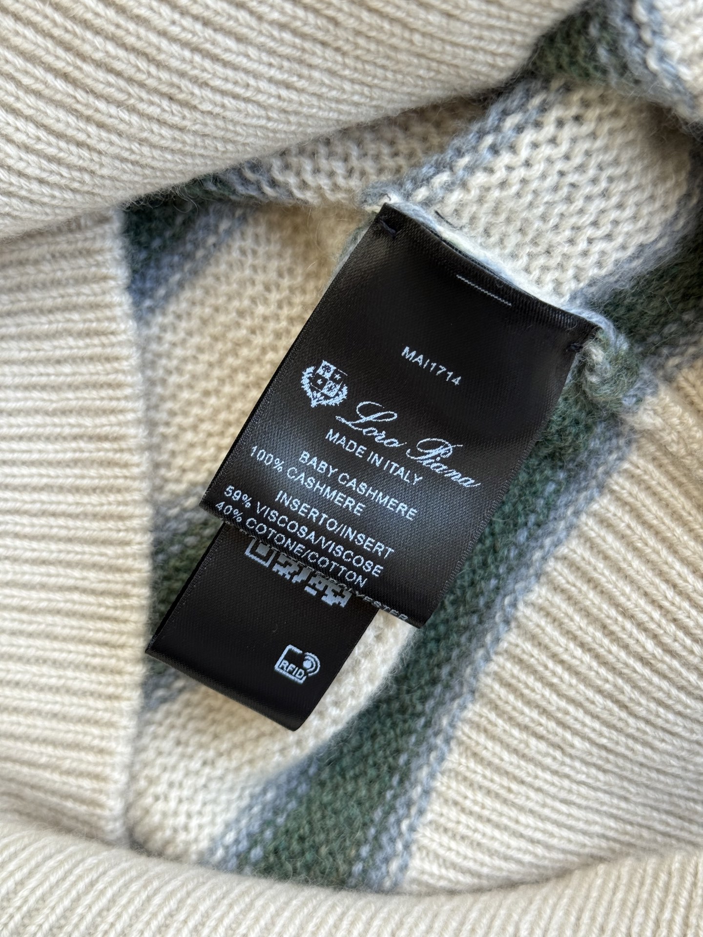 LoroPian*🆕25早秋新款高级配色条纹针织套头衫 温柔极致优雅的调调，简约风气质迷人。定制羊毛羊绒