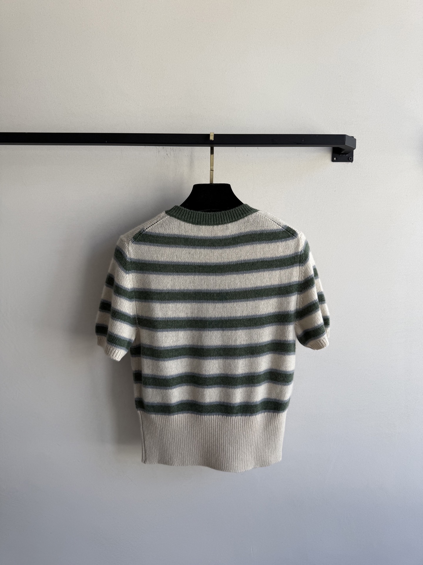 LoroPian*🆕25早秋新款高级配色条纹针织套头衫 温柔极致优雅的调调，简约风气质迷人。定制羊毛羊绒