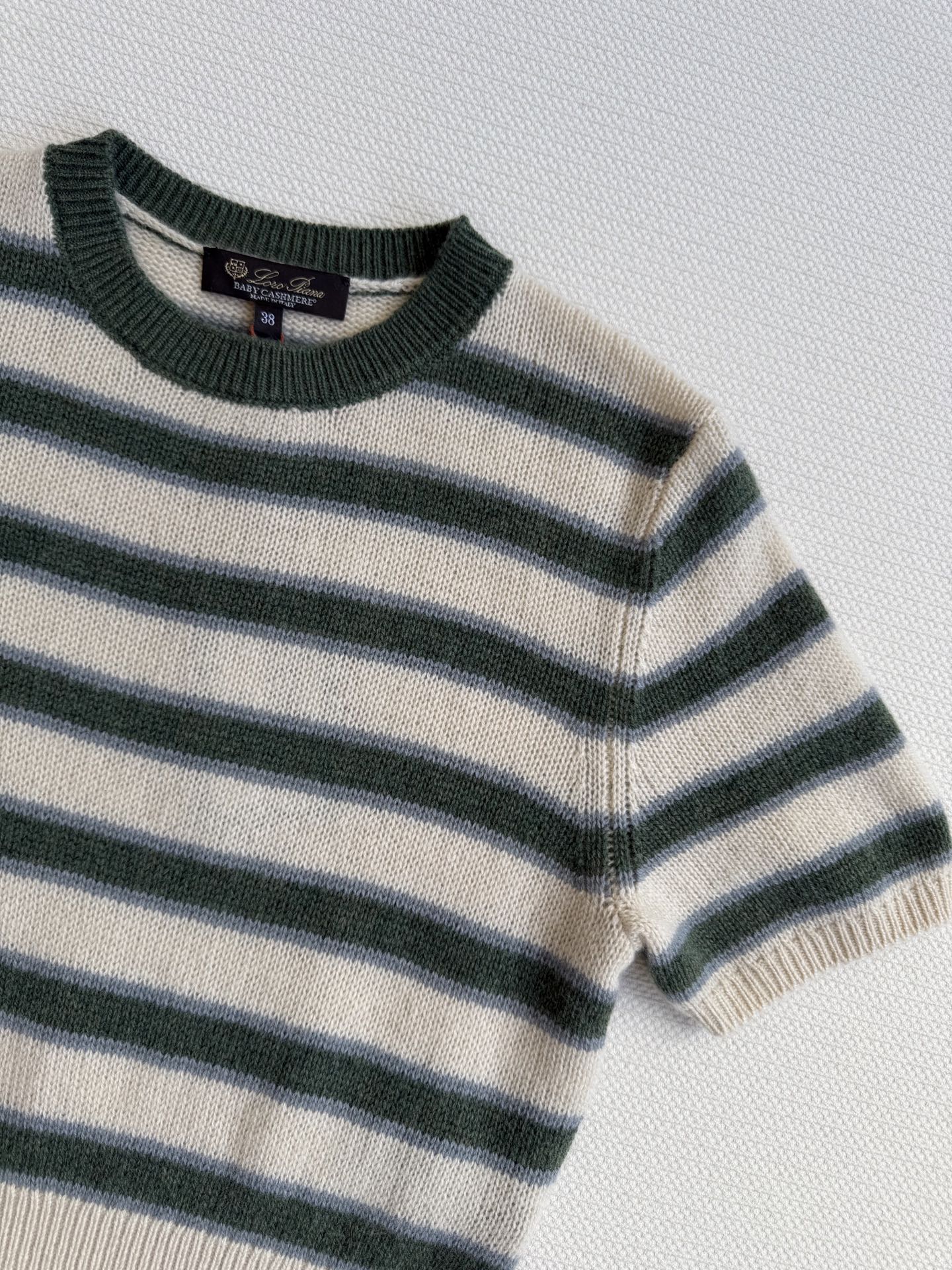 LoroPian*🆕25早秋新款高级配色条纹针织套头衫 温柔极致优雅的调调，简约风气质迷人。定制羊毛羊绒