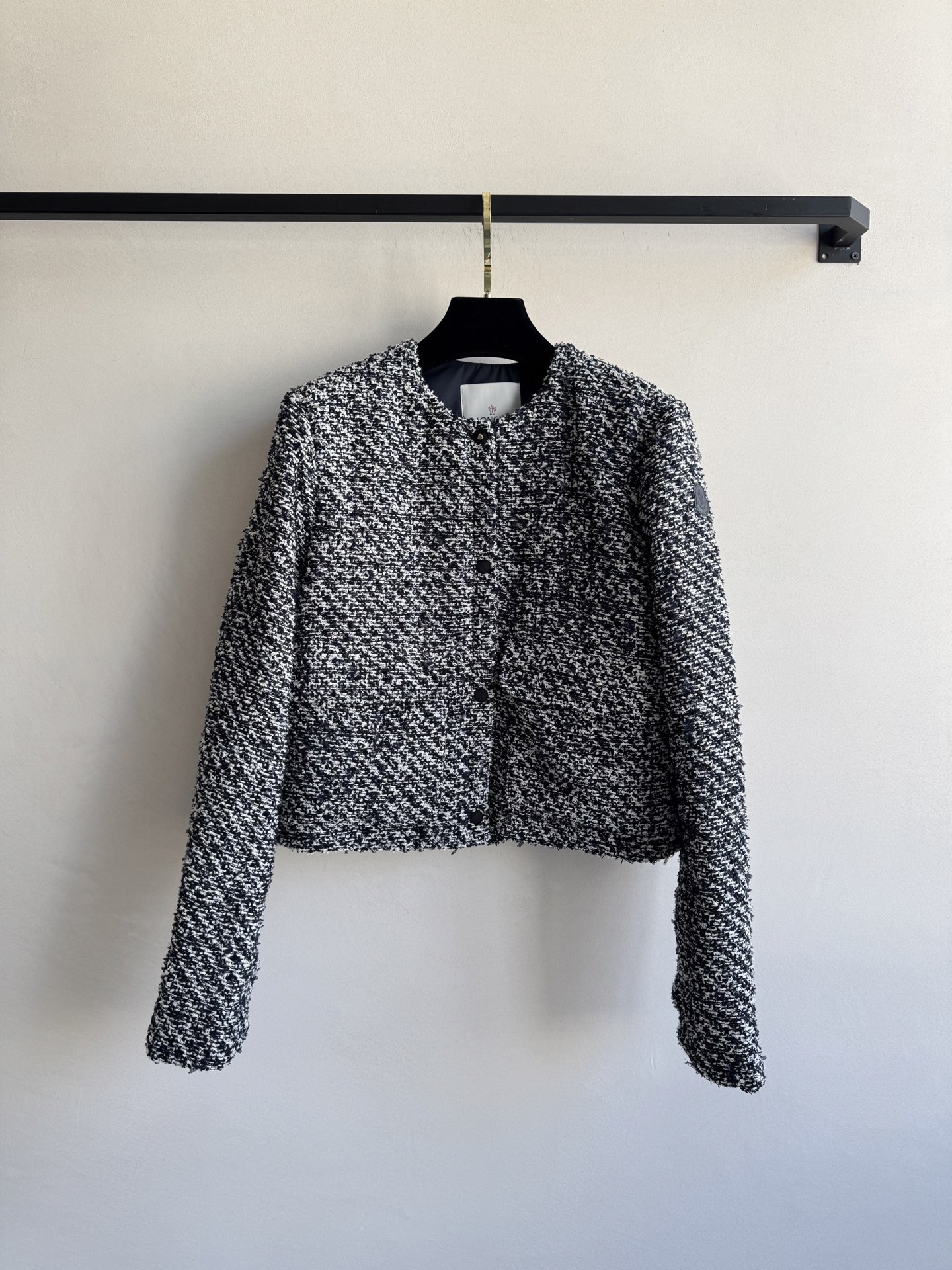 Moncle*🆕新款，粗呢面料拼接羽绒服，好时尚潮流的设计😍香风编织短款立领面包服羽绒服外套，当小香风编