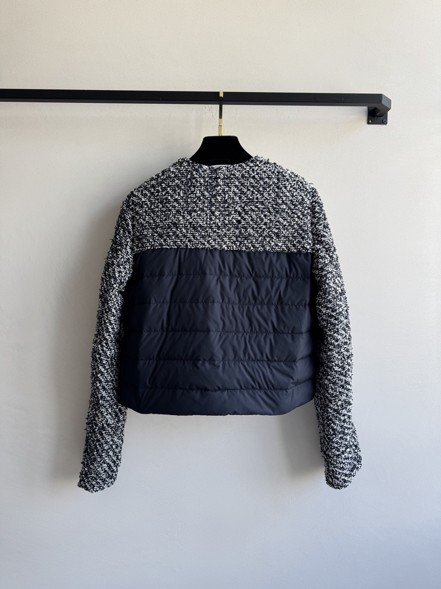 Moncle*🆕新款，粗呢面料拼接羽绒服，好时尚潮流的设计😍香风编织短款立领面包服羽绒服外套，当小香风编