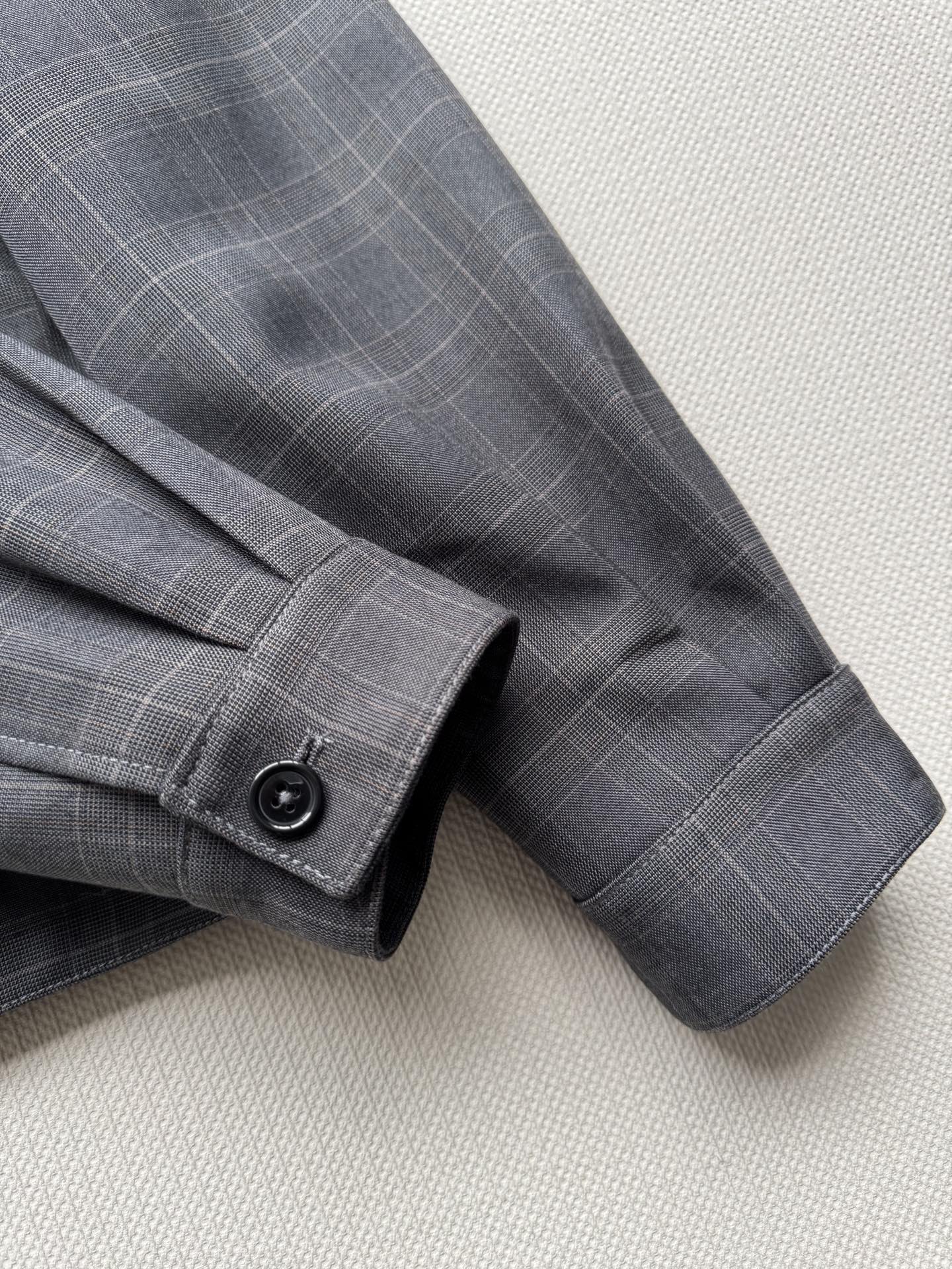 Miumi* 🆕25Fw秋冬新款 字母贴布绣格纹真皮翻领夹克外套丨原版开发！高版出品！领子采用真皮材质 