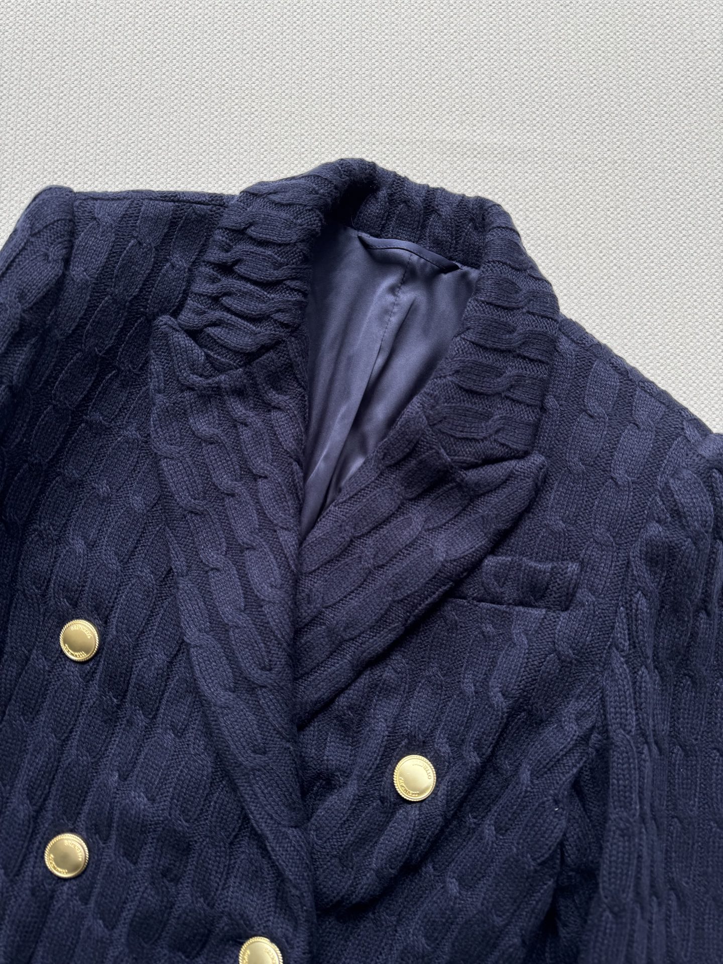 ＢＣ🆕新款西装外套，YB开发高品质版本定制YB外层羊绒针织勾勒，版型上身超级显瘦🥳搭配双排金属纽扣，藏蓝