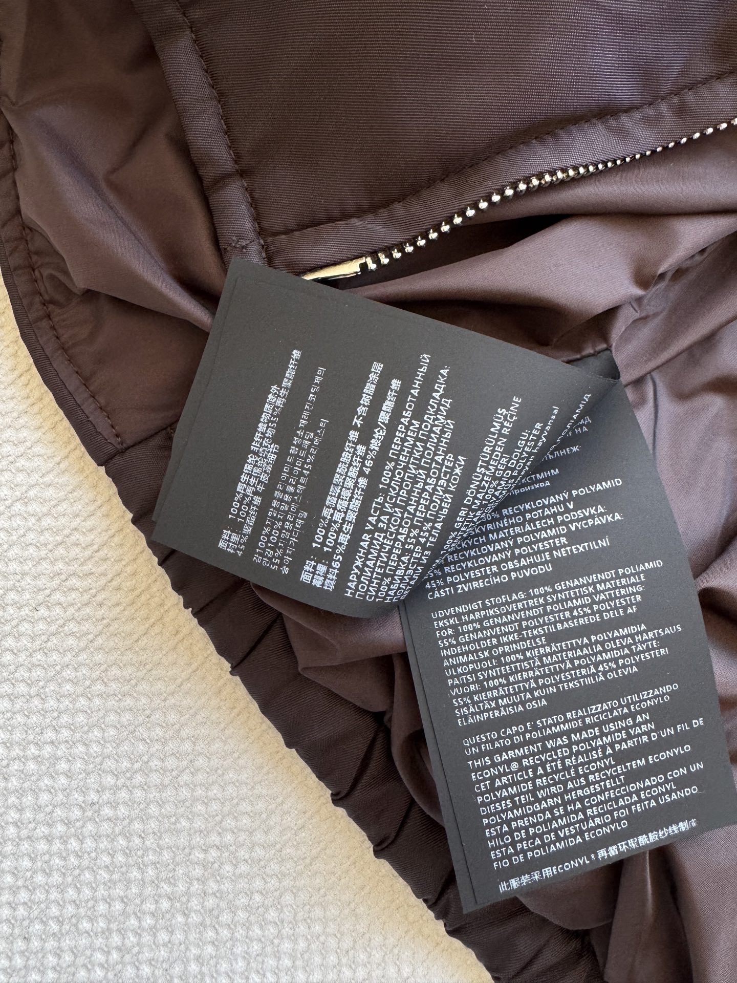 Prad*🆕新款，YB开发棉服外套高版出品 质感光泽 挺括有型 连帽夹克外套剪裁 胸前三角金属字母徽标装