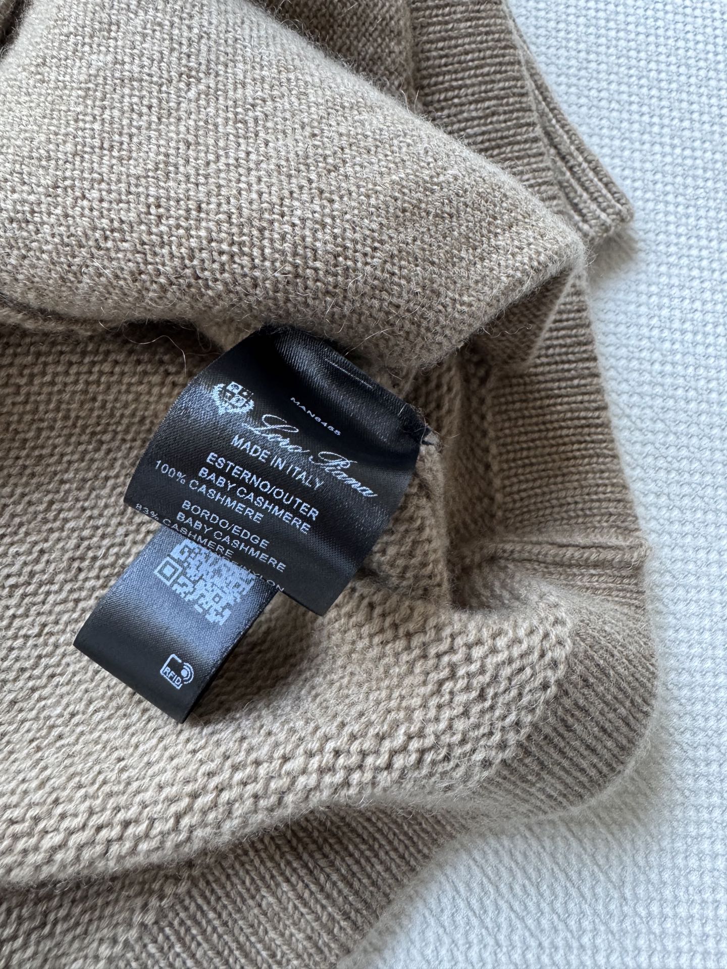 LoroPian*🆕新款，Lp高智感 老钱风穿搭气质V领羊绒针织开衫，纱线软糯舒适质感无敌赞！V领落肩慵