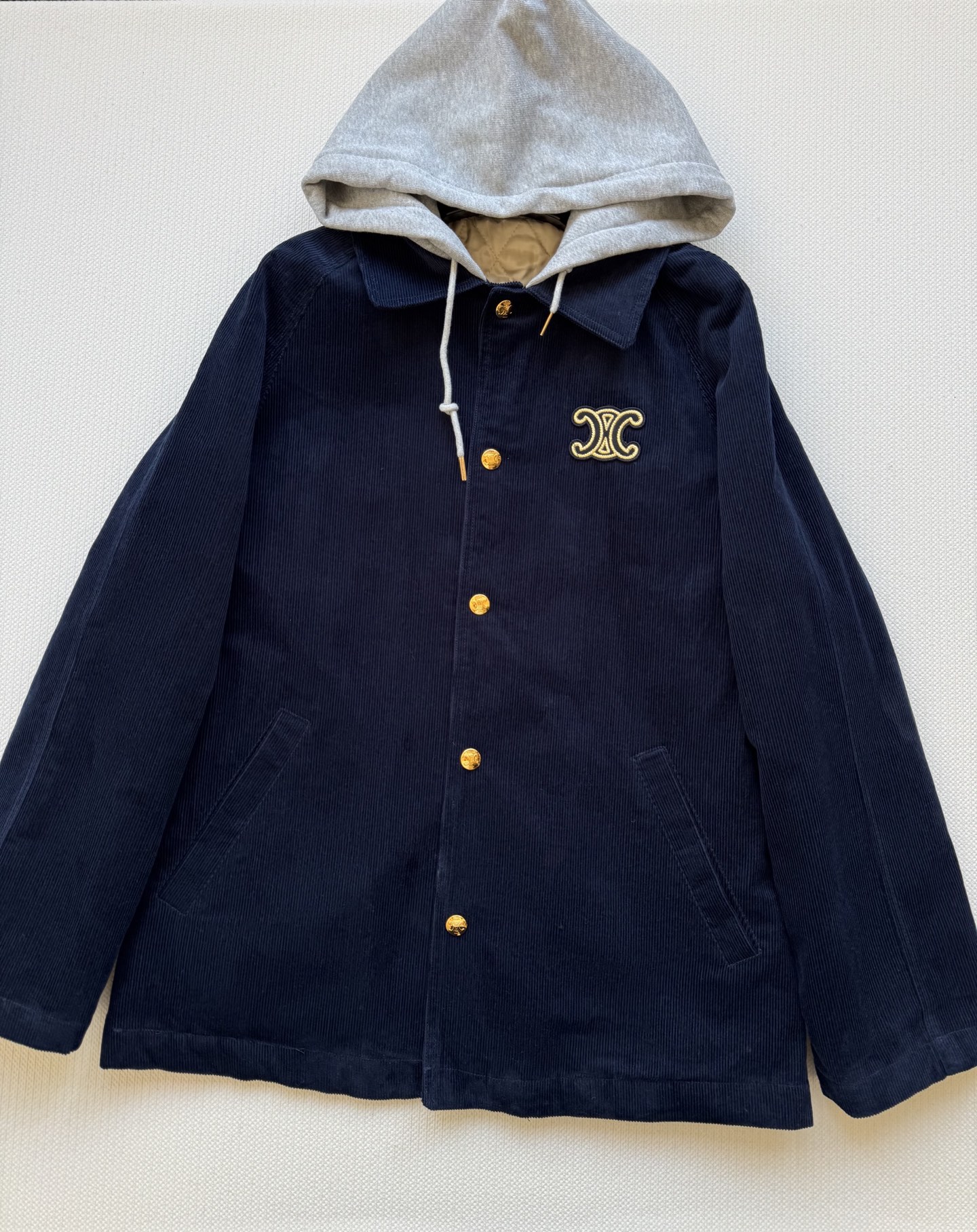 𝐂𝐞𝐥𝐢𝐧*25new🪄刺绣凯旋门徽标天鹅绒连帽棉服💙💙💙实穿又时髦的休闲外套，立体剪裁阔版型男女轻松驾