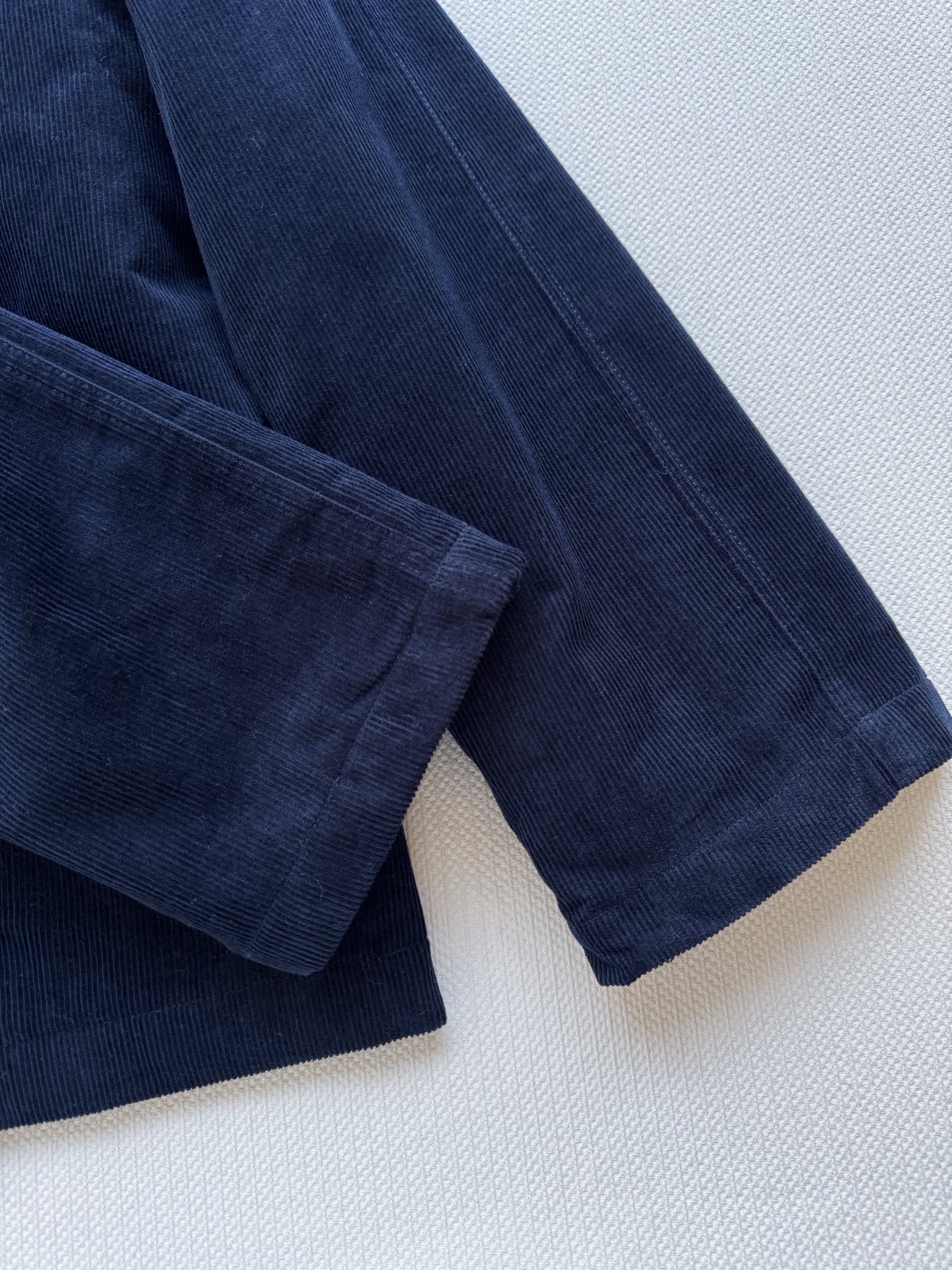 𝐂𝐞𝐥𝐢𝐧*25new🪄刺绣凯旋门徽标天鹅绒连帽棉服💙💙💙实穿又时髦的休闲外套，立体剪裁阔版型男女轻松驾