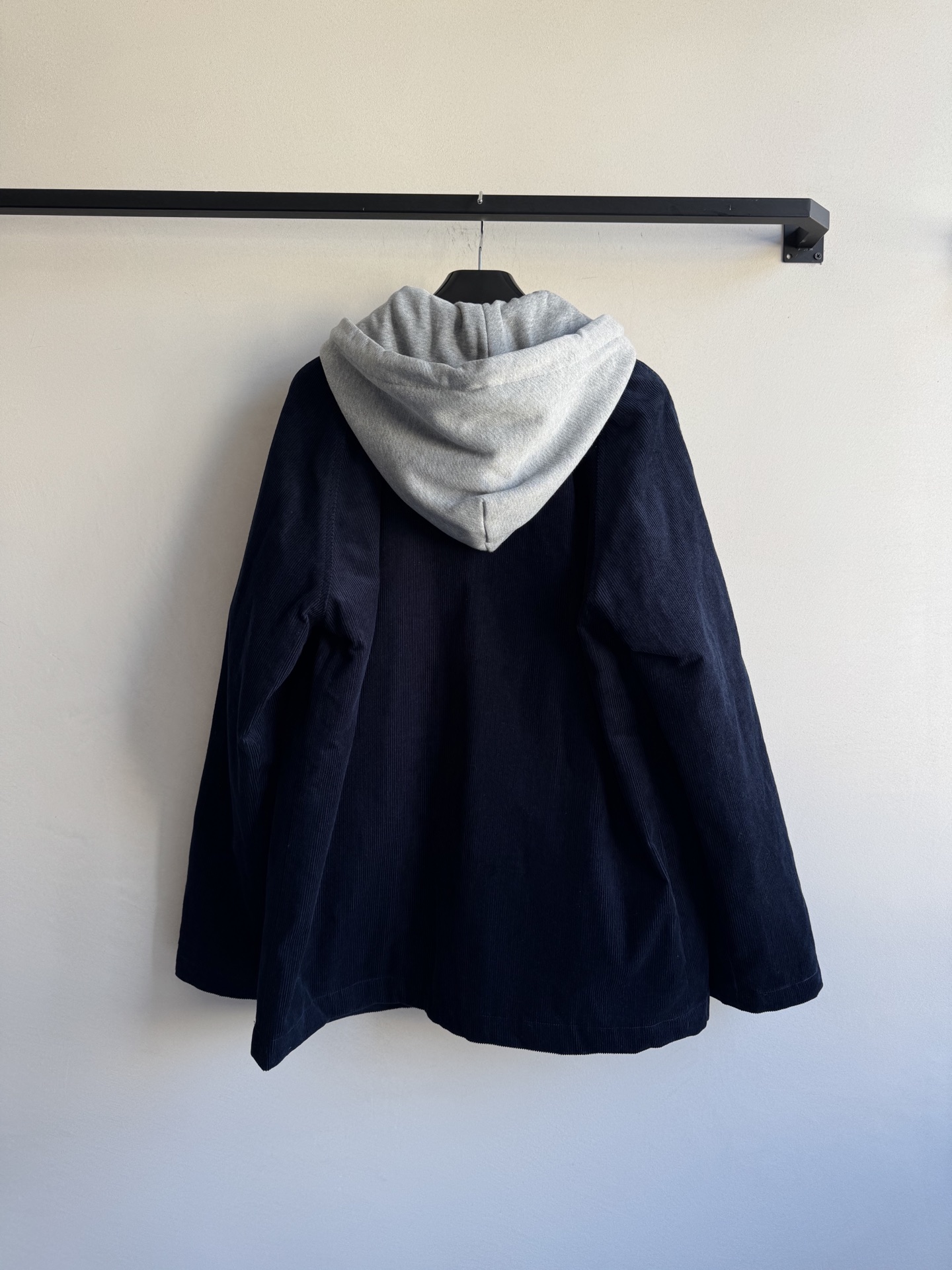 𝐂𝐞𝐥𝐢𝐧*25new🪄刺绣凯旋门徽标天鹅绒连帽棉服💙💙💙实穿又时髦的休闲外套，立体剪裁阔版型男女轻松驾