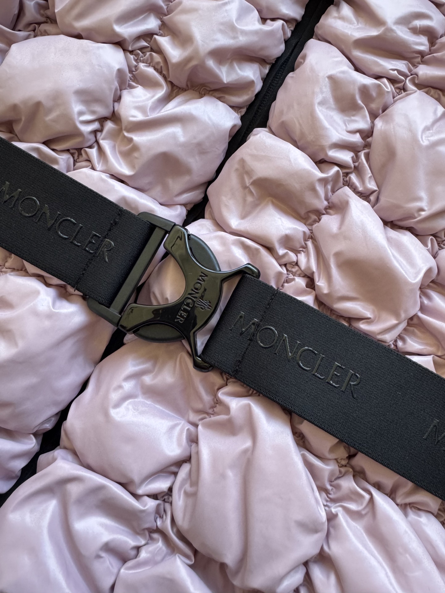 Moncle* 25Fw秋冬新款 Emilion女士收腰方形绗缝羽绒外套丨原版开发！高版出品！亮面尼龙漆