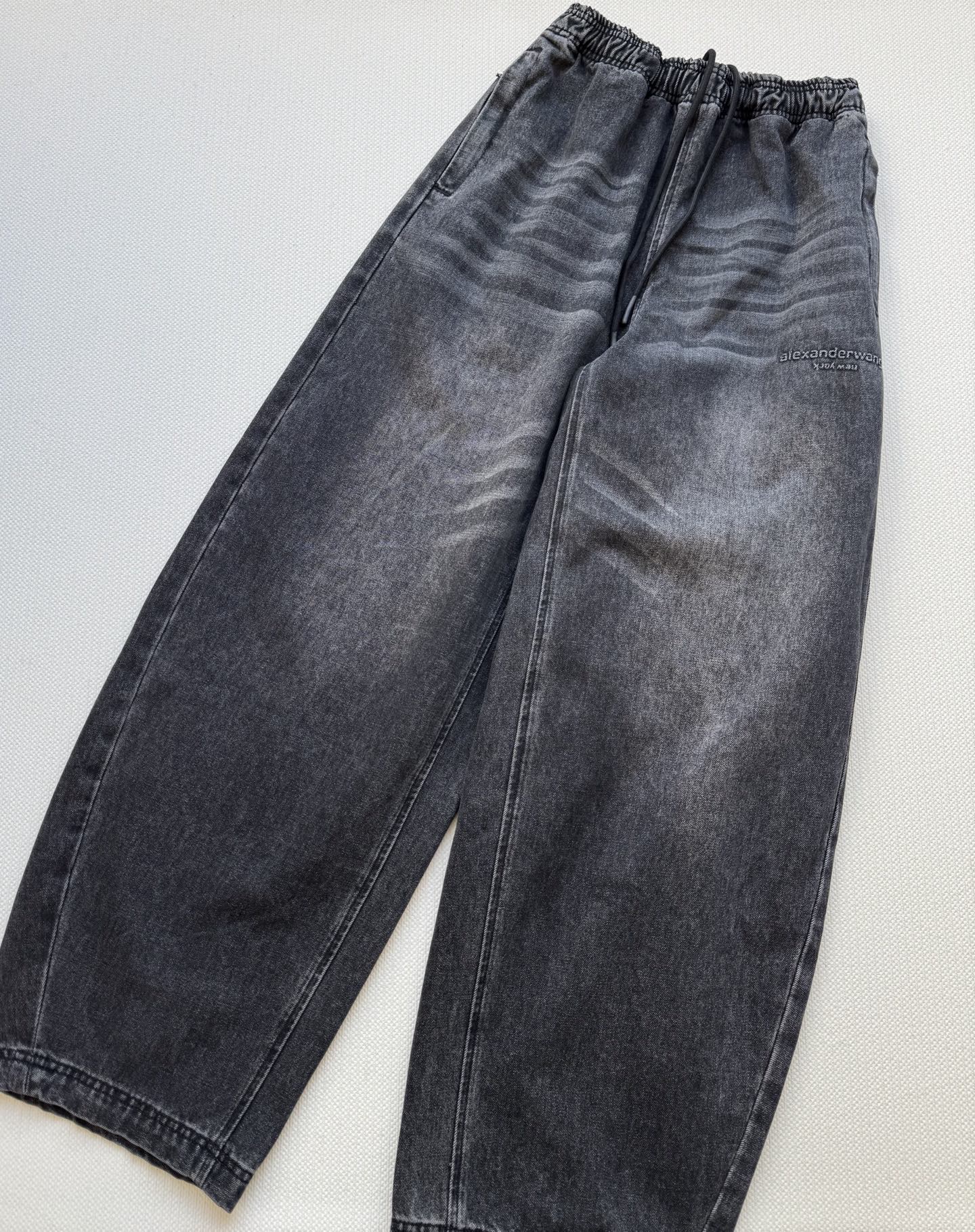 AlexanderWan*🆕新款，休闲牛仔裤，超级遮肉显瘦的效果，松紧腰设计，不挑人好搭！ＳＭＬ.