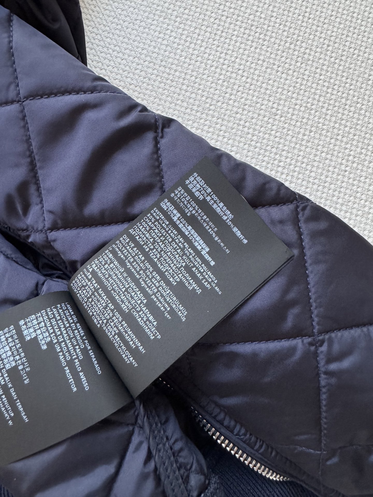 Prad*🆕新款，休闲棉服外套，又美又飒的运动风棉服短夹克，利落裁剪适合秋冬日常穿搭，手感细腻，藏蓝色色