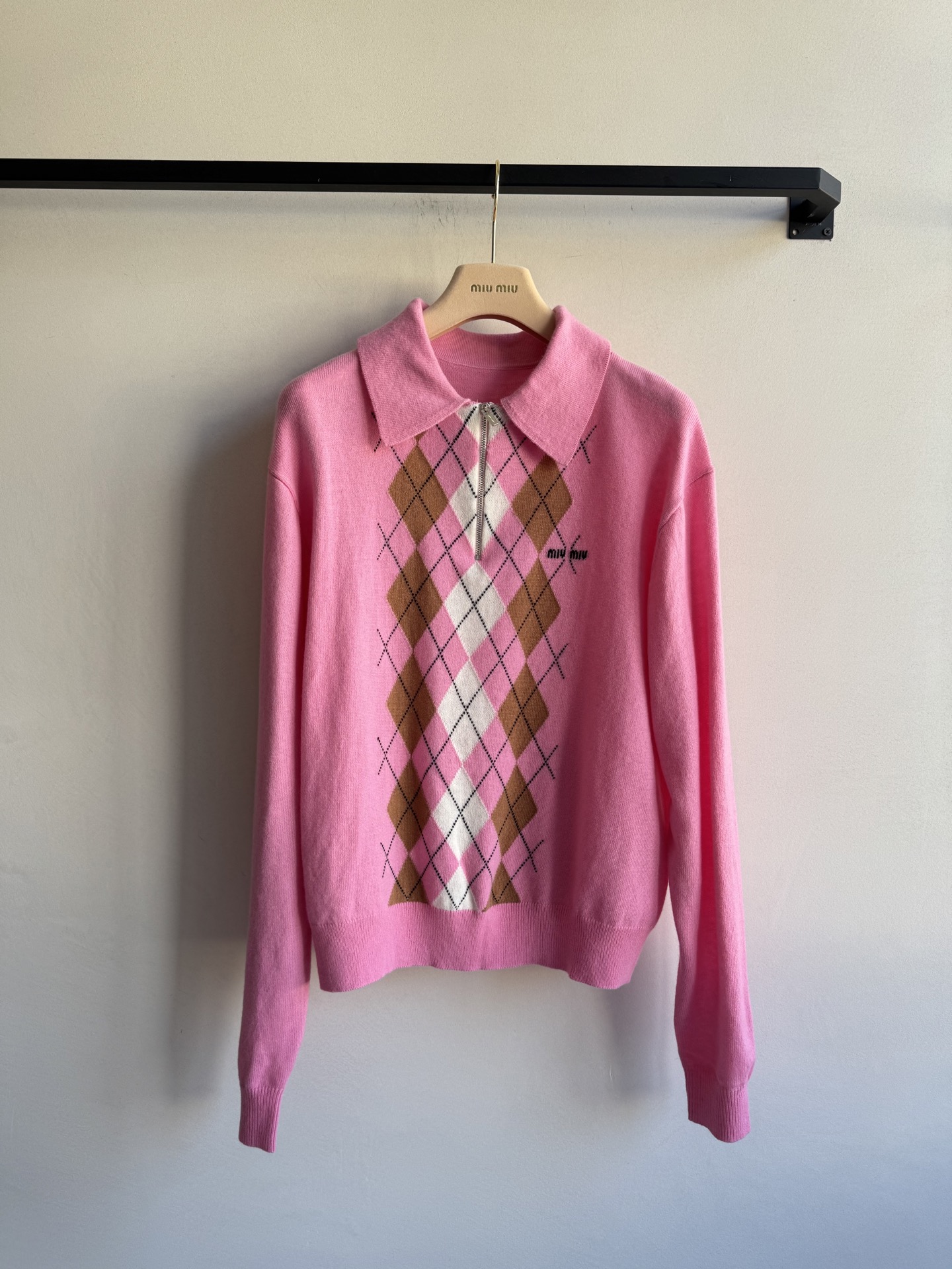 miumi*🆕新款，减龄学院风格羊绒毛衣，粉色超显嫩的😘ＳＭＬ.