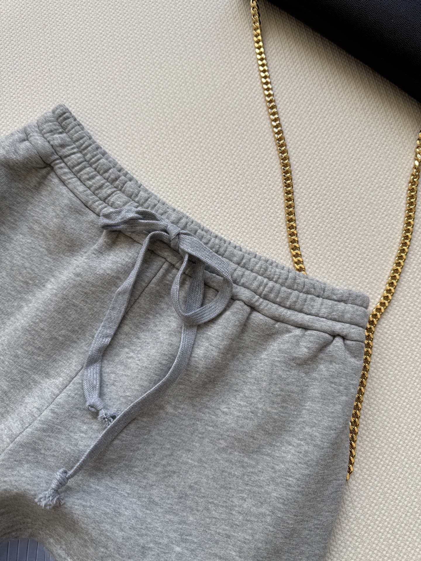 Gucc*🆕新款，卫裤短裤🩳，建议跟卫衣一套搭配更好看哦😘ＳＭＬ.