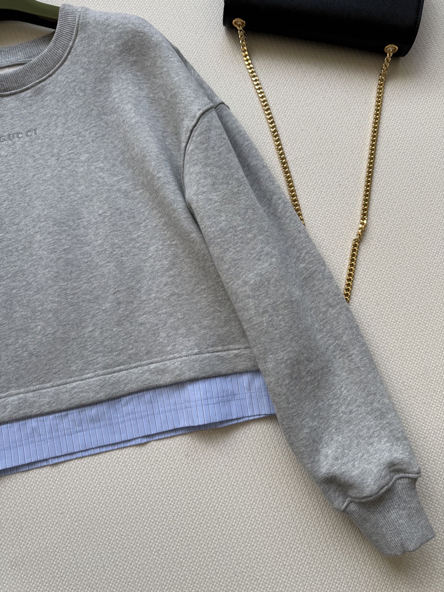 Gucc*🆕新款，卫衣拼接衬衫设计，假两件，建议跟卫裤一套搭配更好看哦😘ＳＭＬ.