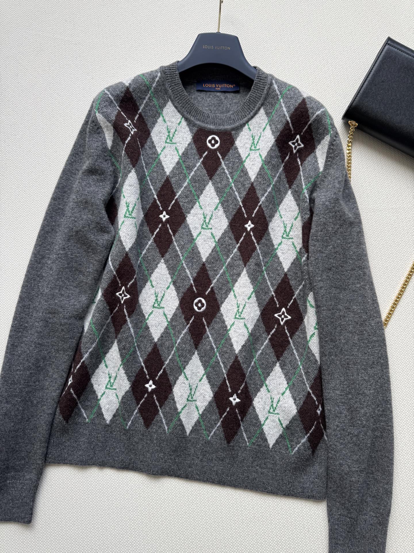 LouisVuitto*🆕新款，休闲羊毛衣😍男女同款ＳＭＬ.