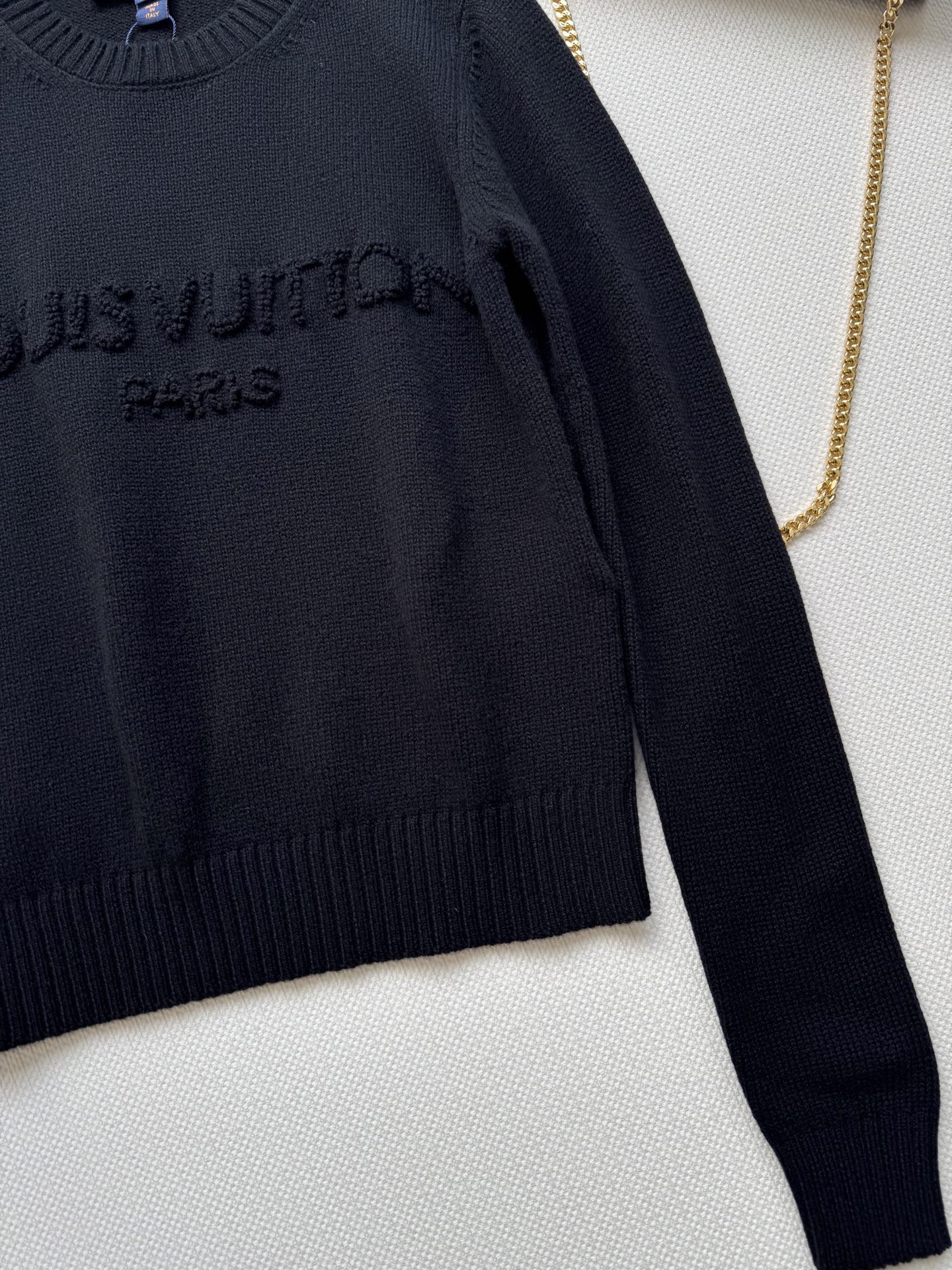 LouisVuitto*🆕新款，毛衣2⃣️色ＳＭＬ.