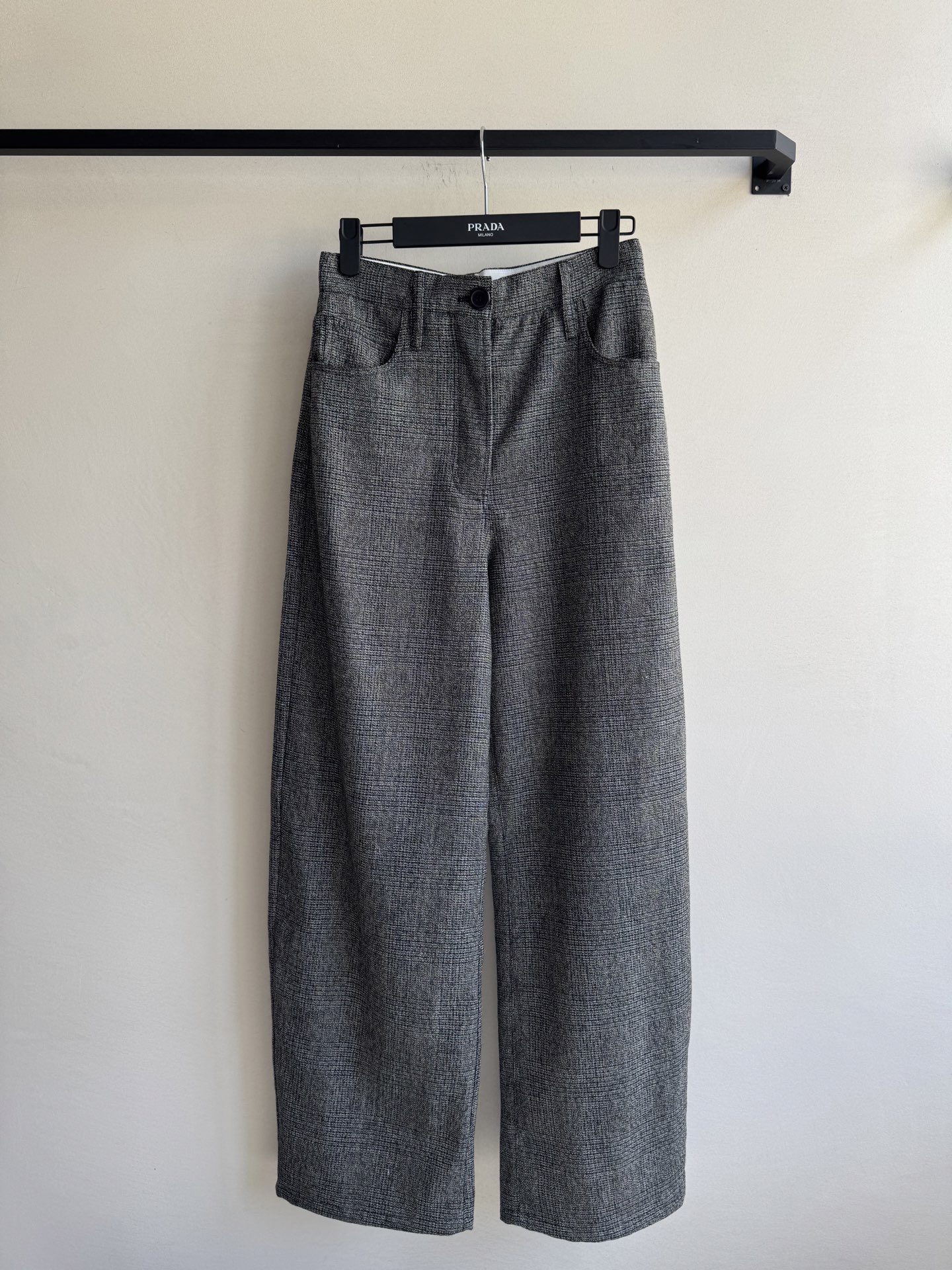 Prad*🆕新款，老钱风西装裤～低调不失个性，羊毛呢细条纹，版型板正显瘦ＳＭＬ.