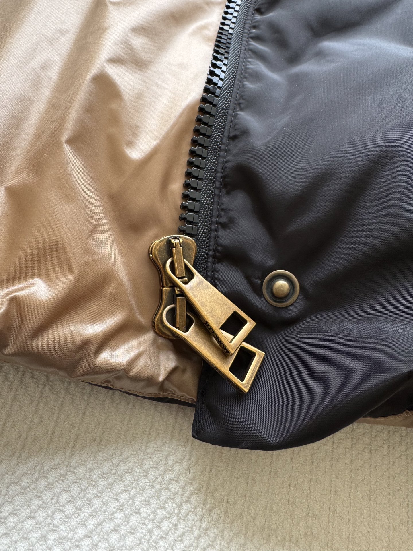 Moncle*🆕新款收腰parana来！!!!!!今年新出的parana 收腰款，之前觉得 parana