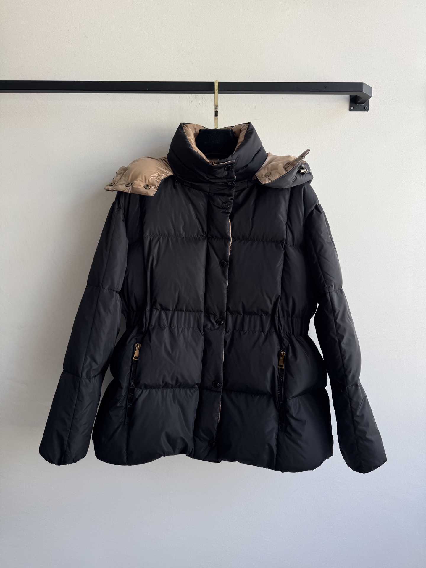 Moncle*🆕新款收腰parana来！!!!!!今年新出的parana 收腰款，之前觉得 parana