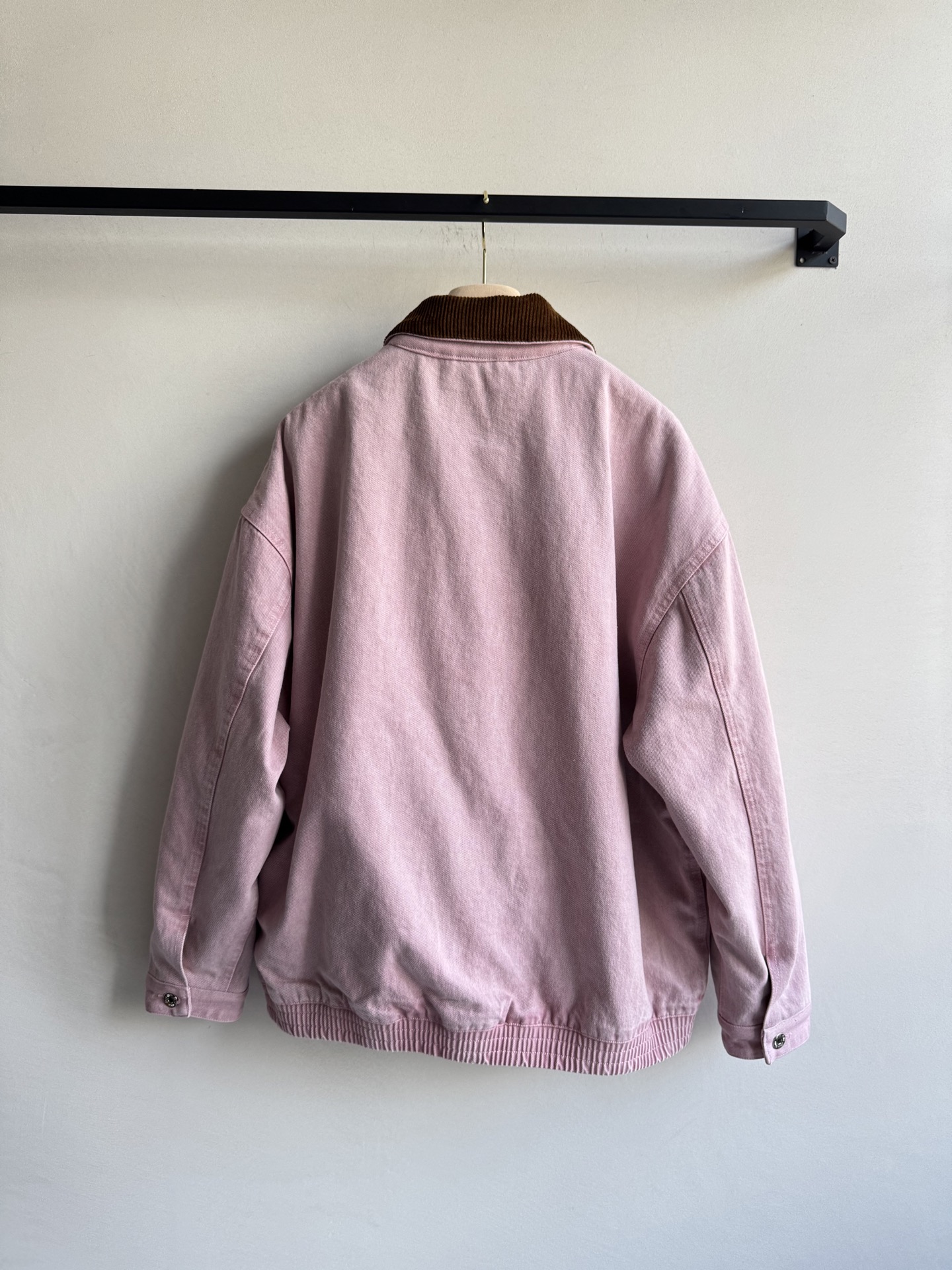 Miumi* 🆕25💞牛仔棉服。原版开发！高版出品！进口斜纹棉牛仔材质 多重酵素水洗 挺括舒适有型 绣花