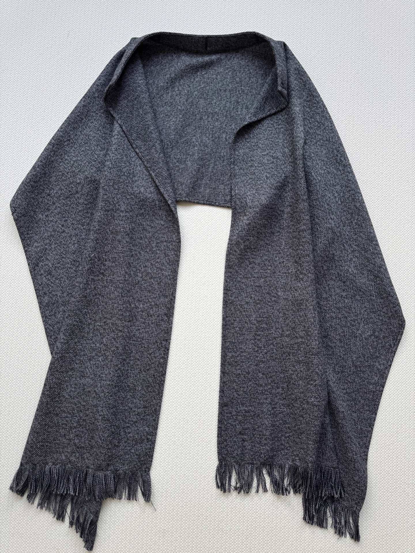 Dio*🆕25新款最值得买系列这款高级灰上衣预测这款今年肯定火爆，设计师炸裂设计，可拆卸斗篷，可以放前面