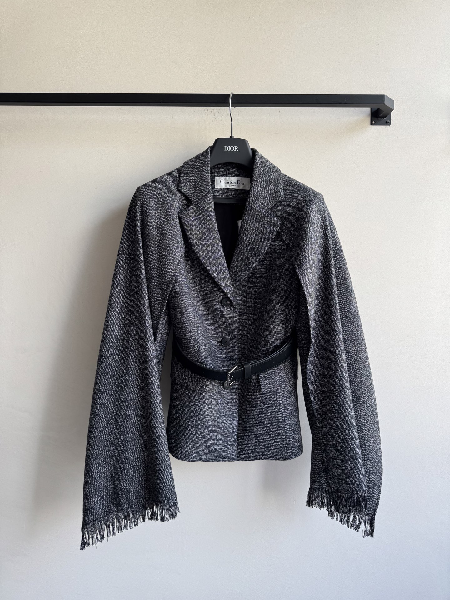 Dio*🆕25新款最值得买系列这款高级灰上衣预测这款今年肯定火爆，设计师炸裂设计，可拆卸斗篷，可以放前面