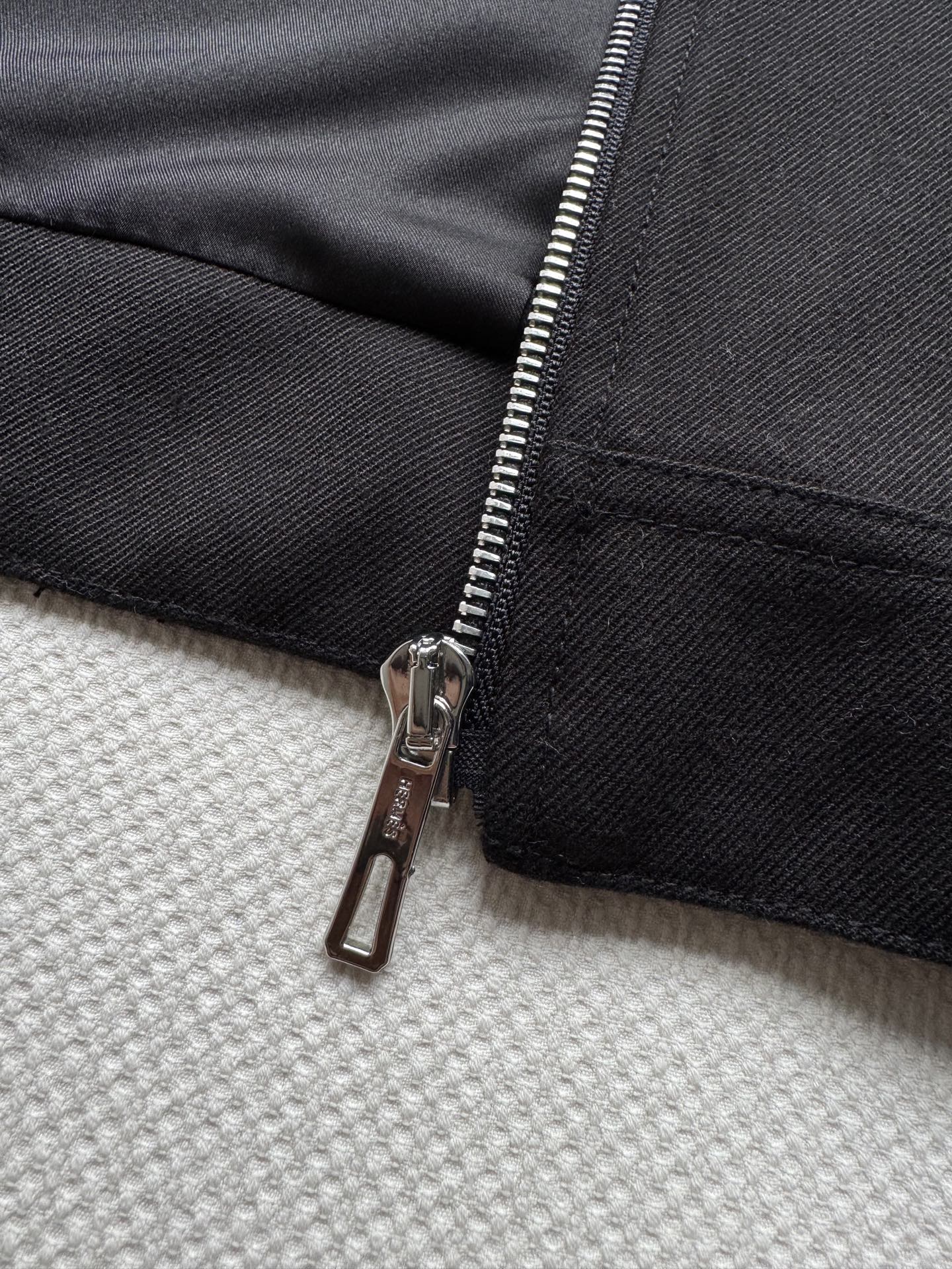 Hermé*🆕新款外套，YB开发高品质版本，超级帅气干练的夹克外套，低调奢华😘ＳＭＬ.