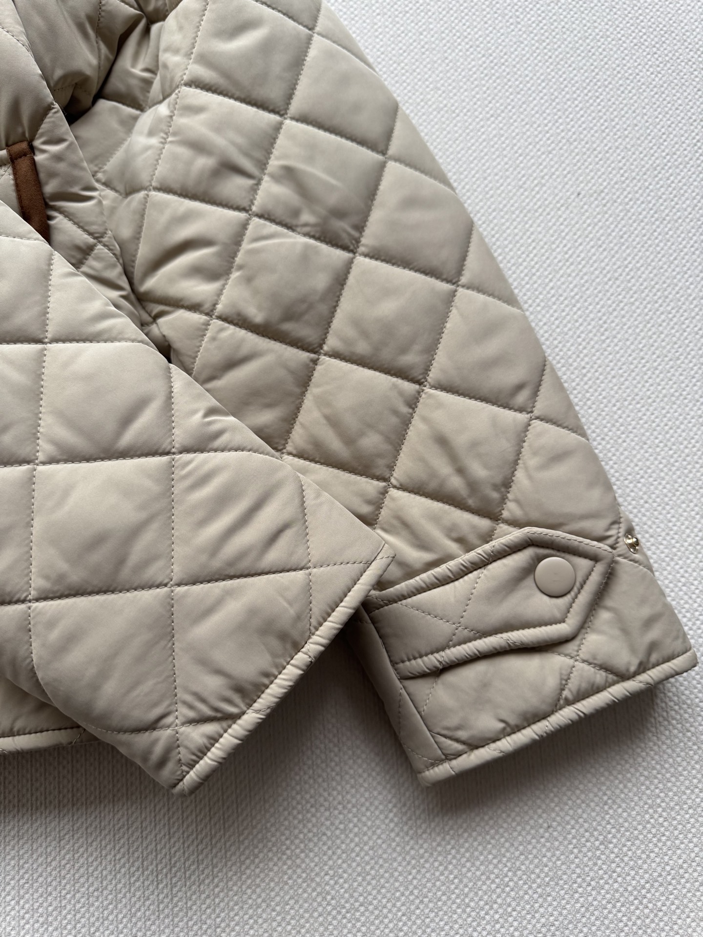 Miumi*🆕25Fw早秋新款 温暖少女感减龄奶油杏间棉菱格棉服外套丨原版开发！高版出品！原版定制面料！