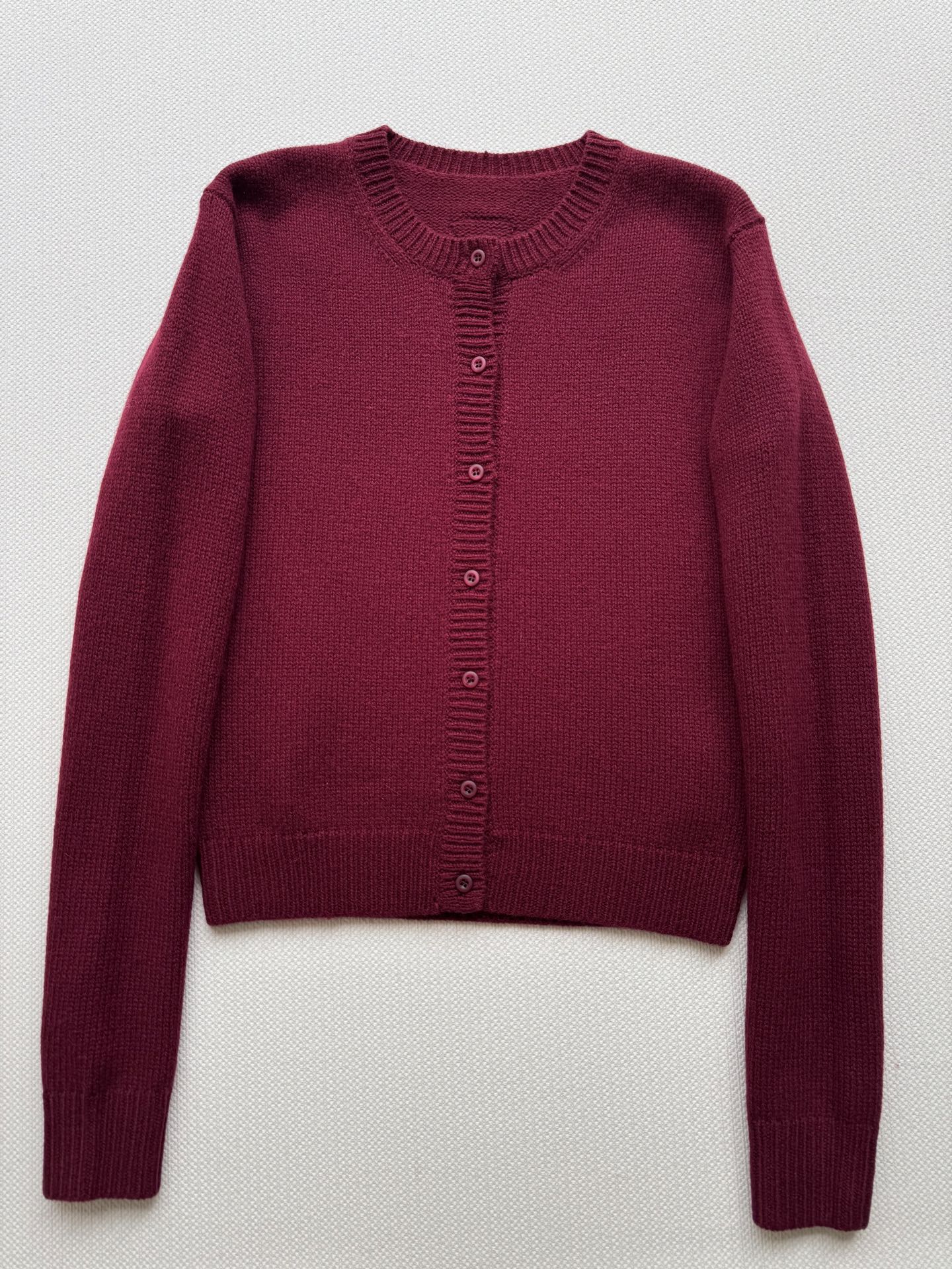 Prad*🆕25Fw早秋新款 排扣字母logo羊毛衫 原版开发！高版出品！100%羊毛材质，对版定制机织