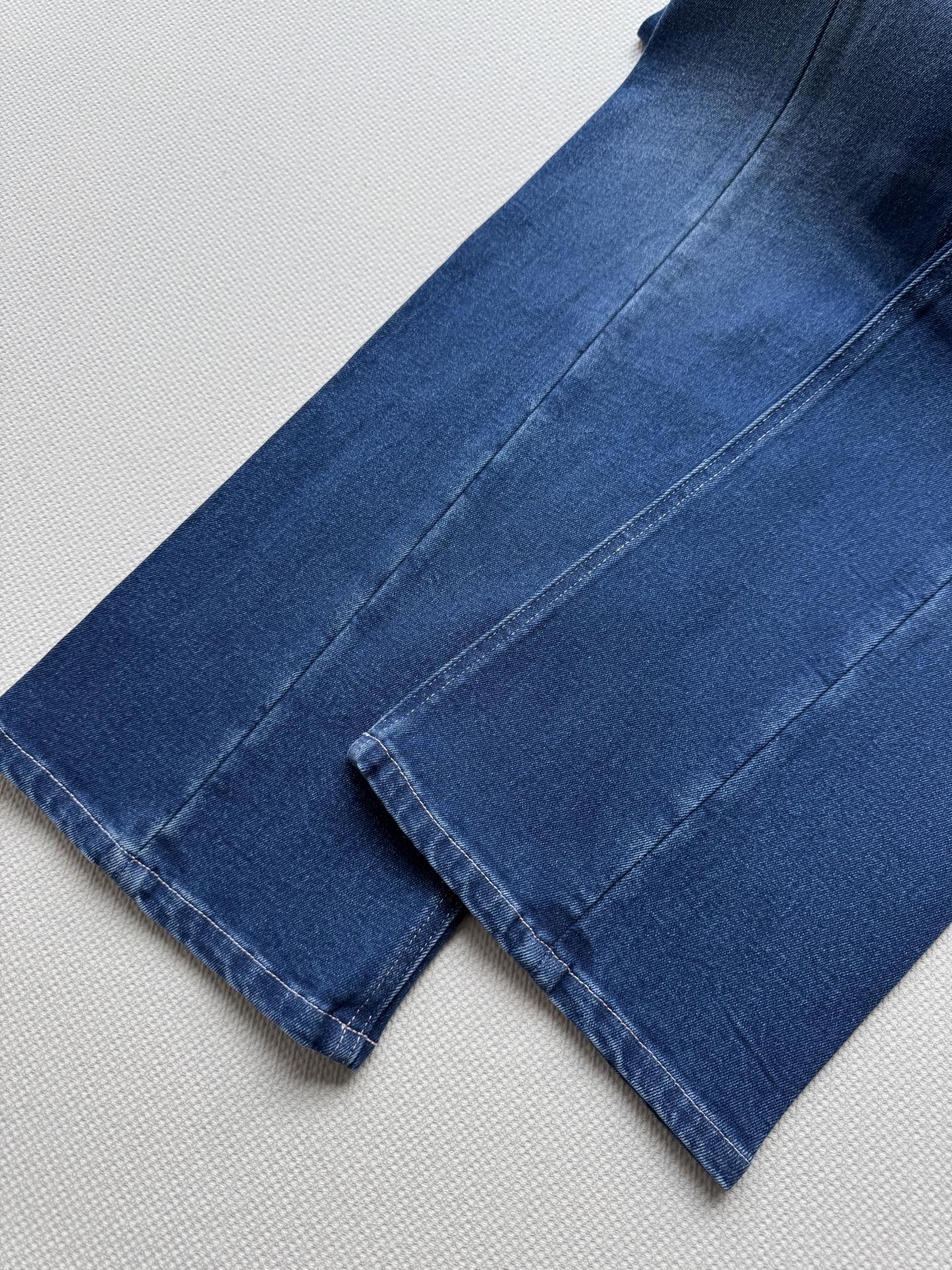 Chane*🆕25B 秋冬新款牛仔裤小香25秋冬复古牛仔裤上非常百搭的一款牛仔裤搭配任何风格都可以驾驭搭