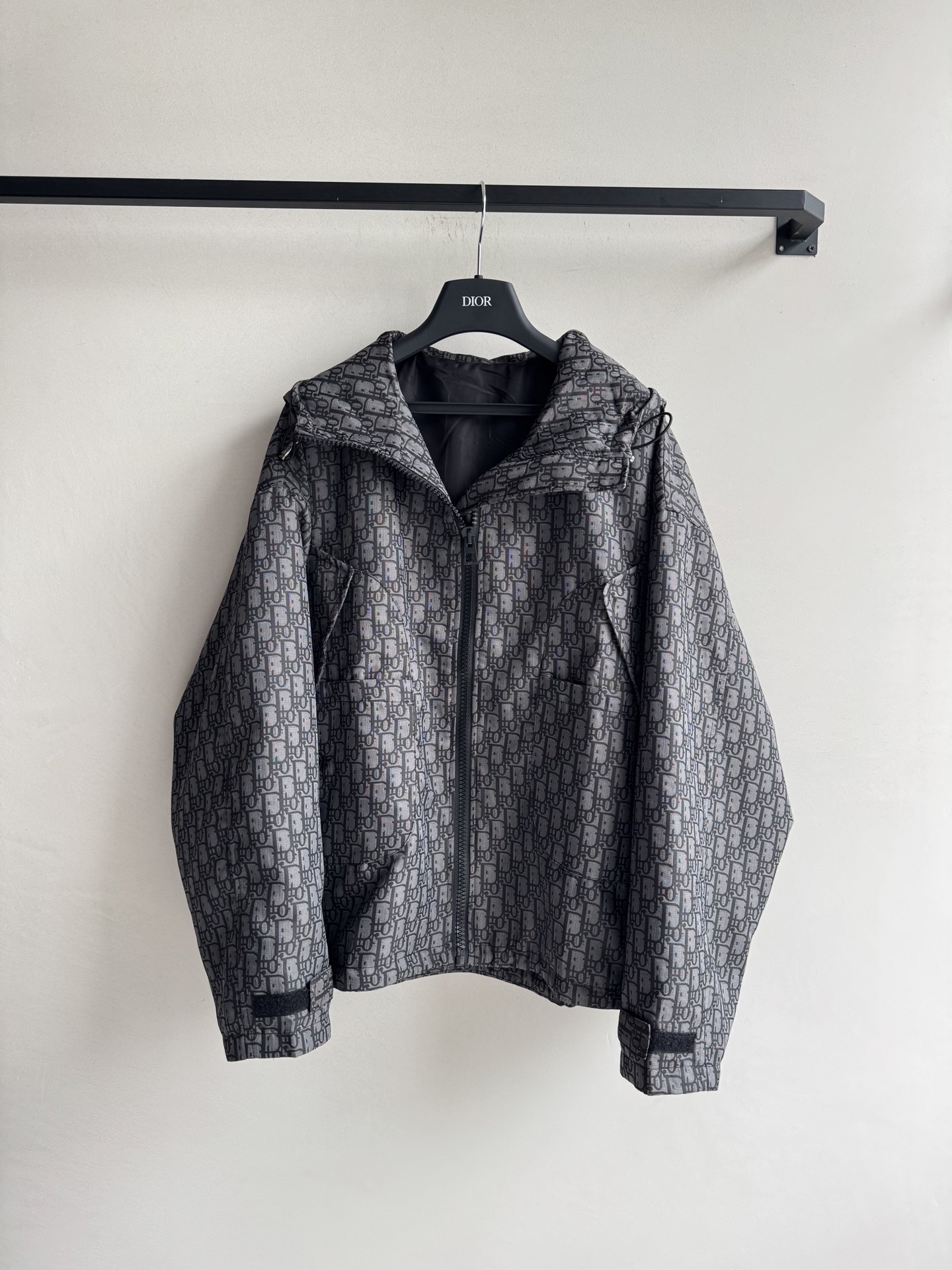 Dio*🆕2025新品连帽提花外套定制YB进口提花冲锋材质 质感光泽 挺括有型 连帽抽绳外套 裙裤套装 