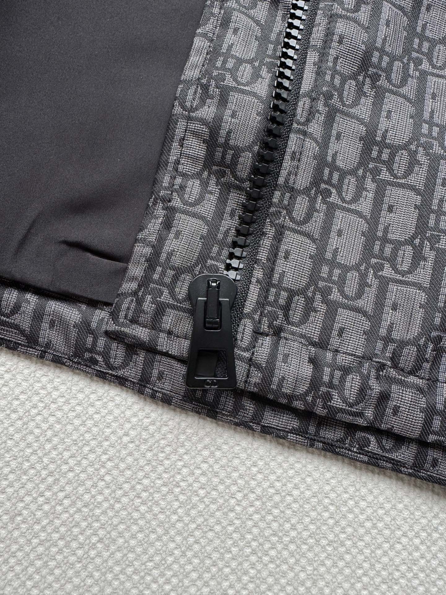 Dio*🆕2025新品连帽提花外套定制YB进口提花冲锋材质 质感光泽 挺括有型 连帽抽绳外套 裙裤套装 