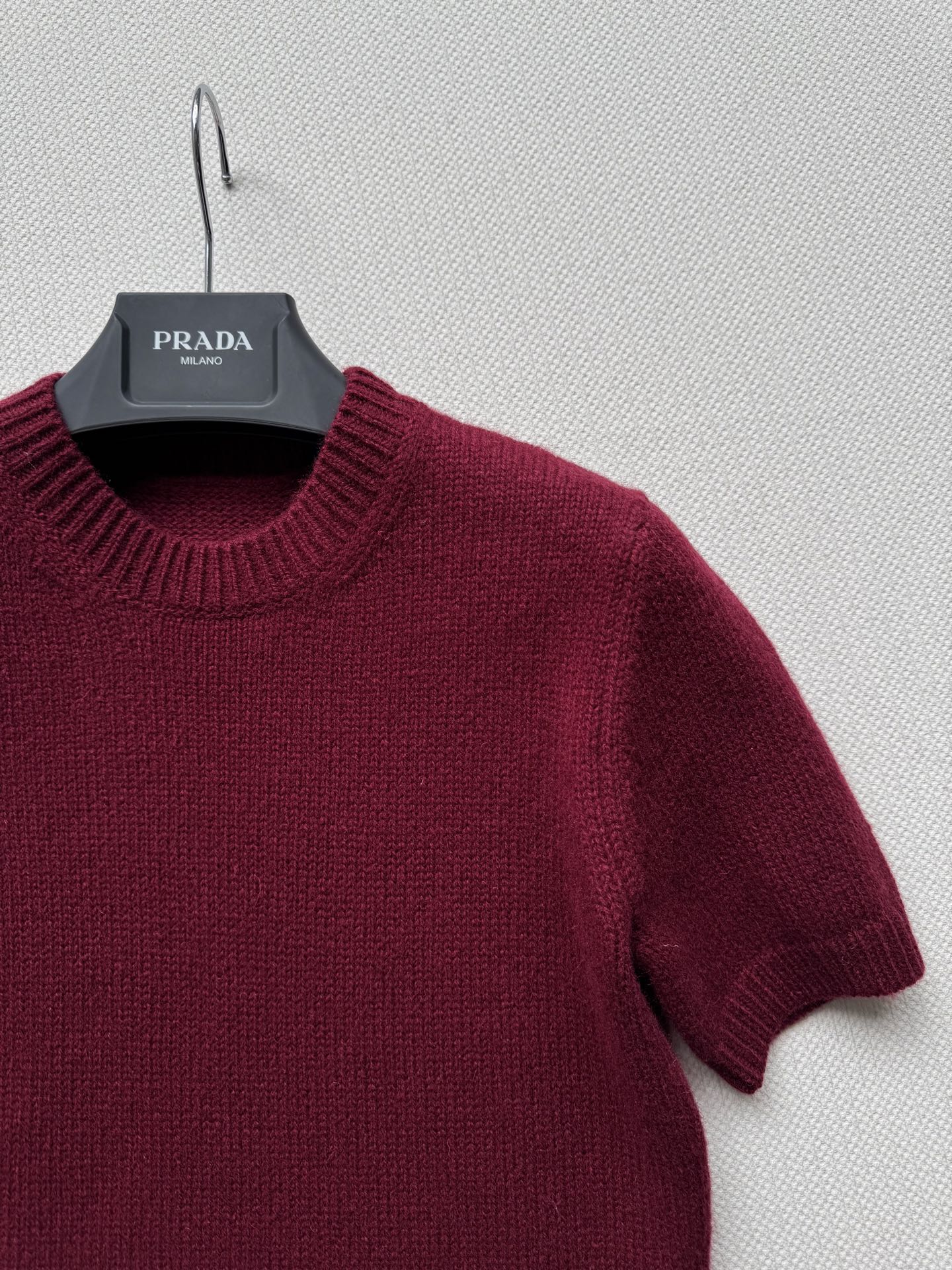 Prar*🆕25Fw早秋新款 复古羊绒针织短袖上衣 ⚠独家开发！高版出品！入秋的最佳实穿选手 可叠穿的系